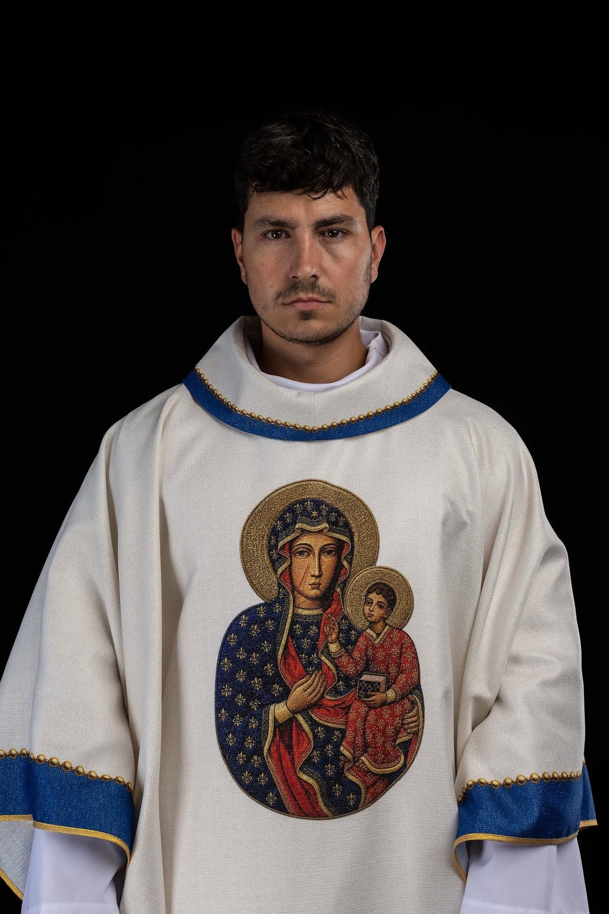 Bedrucktes Messgewand mit Darstellung der Muttergottes von Tschenstochau