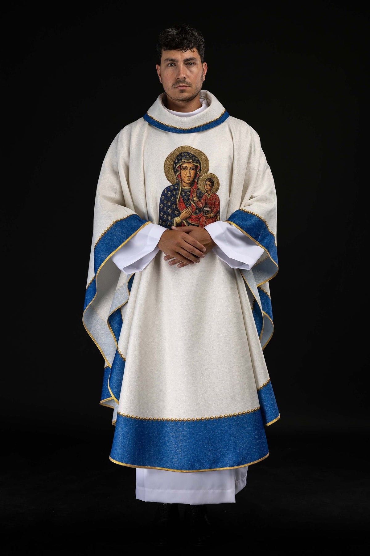 Bedrucktes Messgewand mit Darstellung der Muttergottes von Tschenstochau