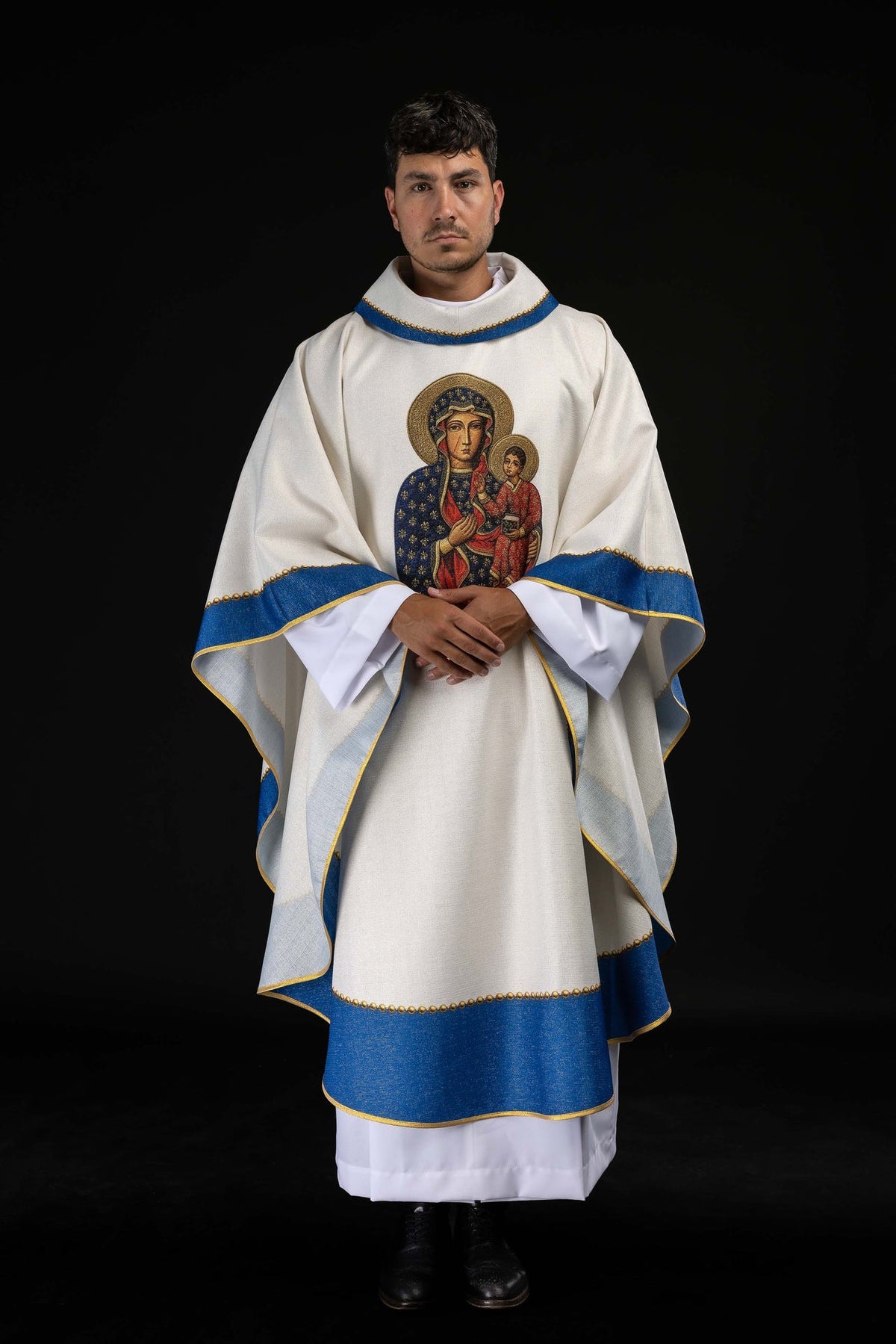 Bedrucktes Messgewand mit Darstellung der Muttergottes von Tschenstochau