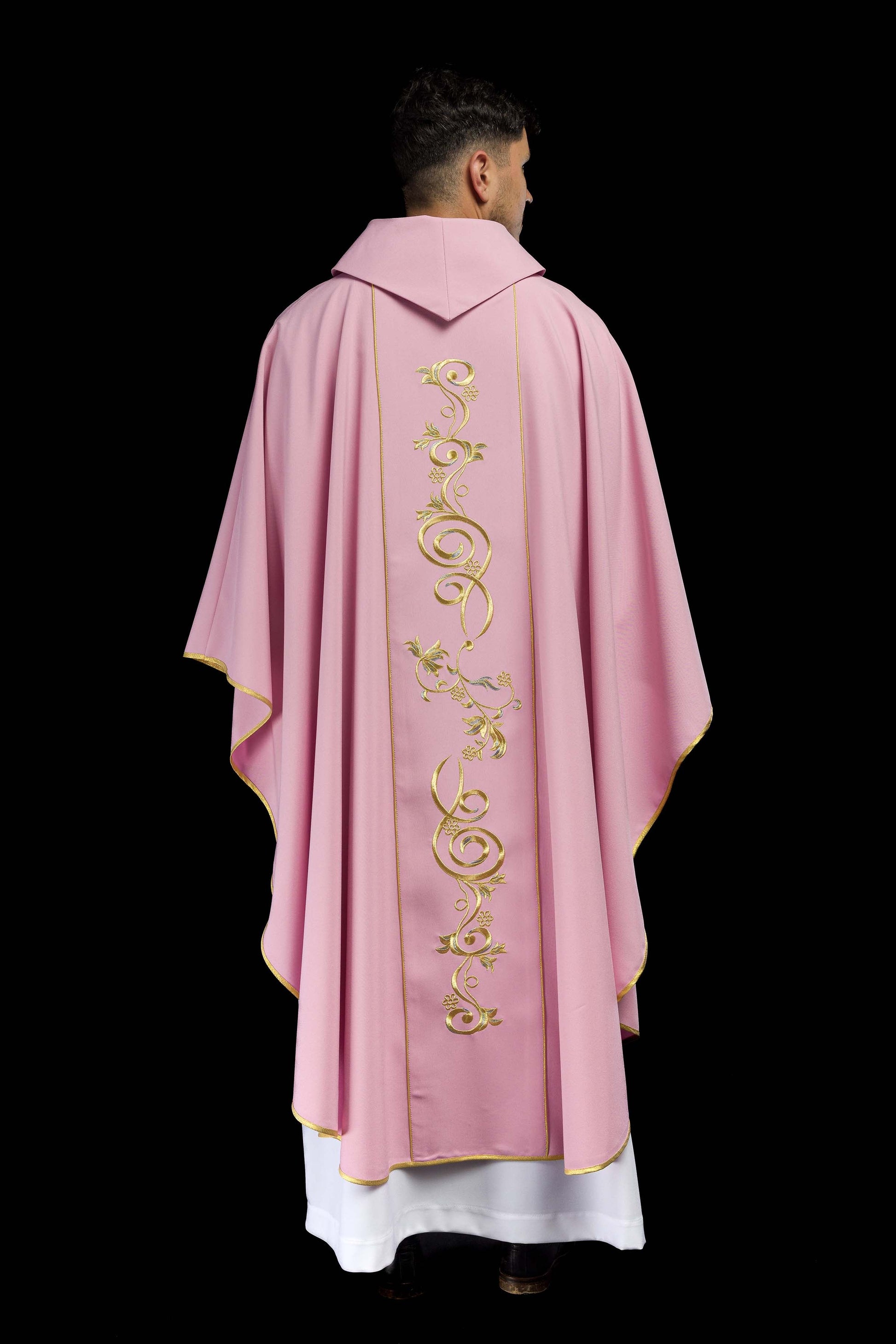 Rosa IHS besticktes Messgewand