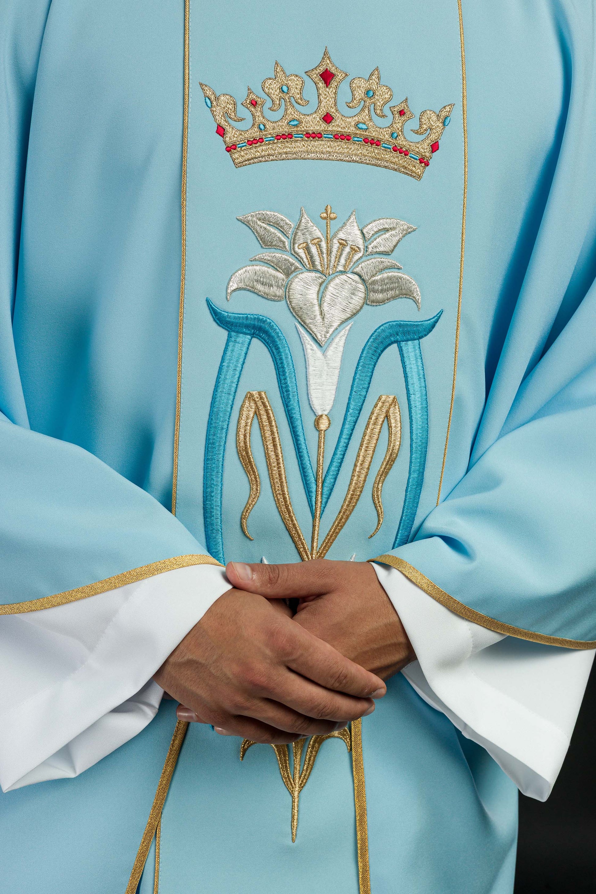 Marianisches liturgisches Messgewand mit gestickter Krone Blau