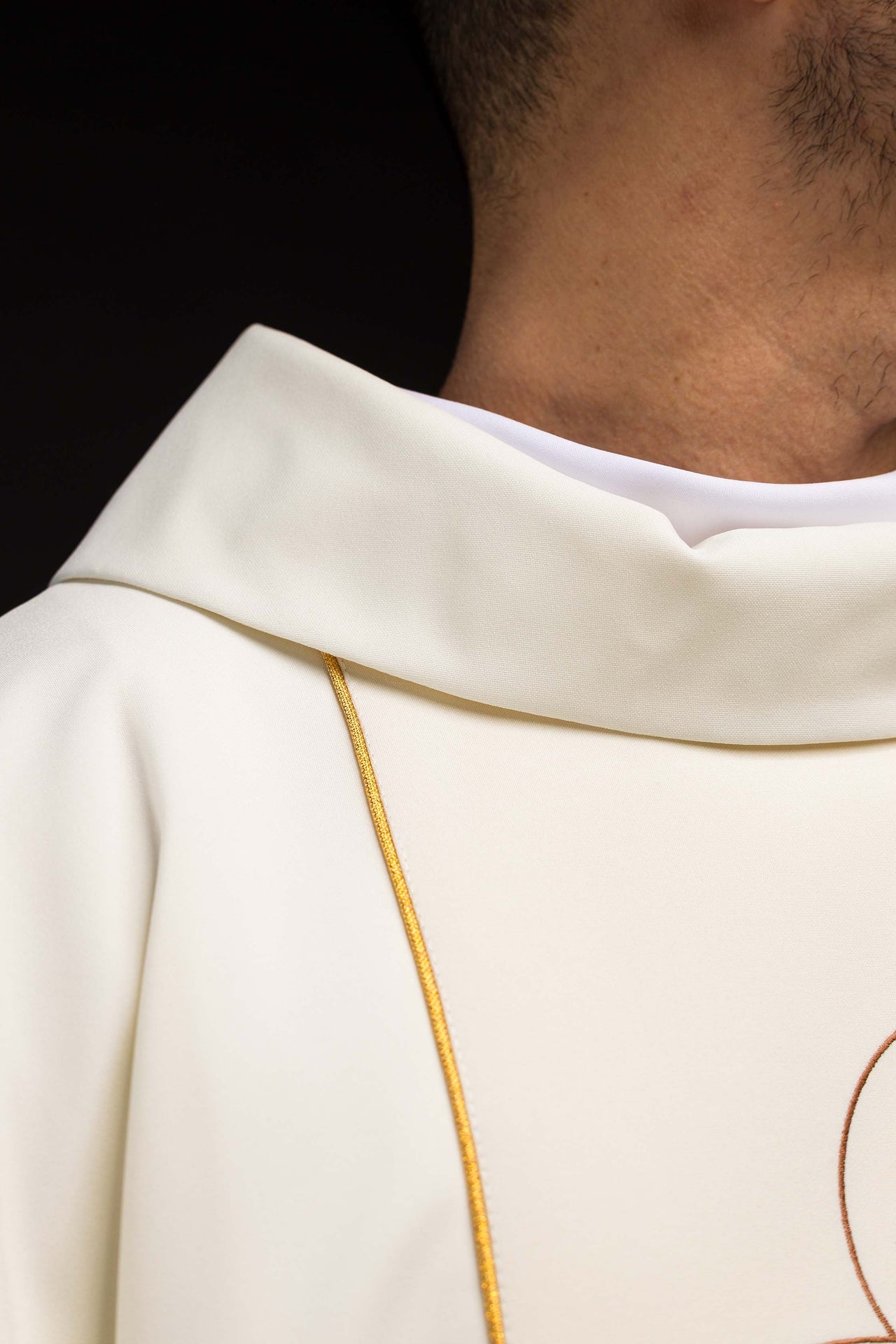 Weihnachtsgewand mit dem Bild der Heiligen Familie