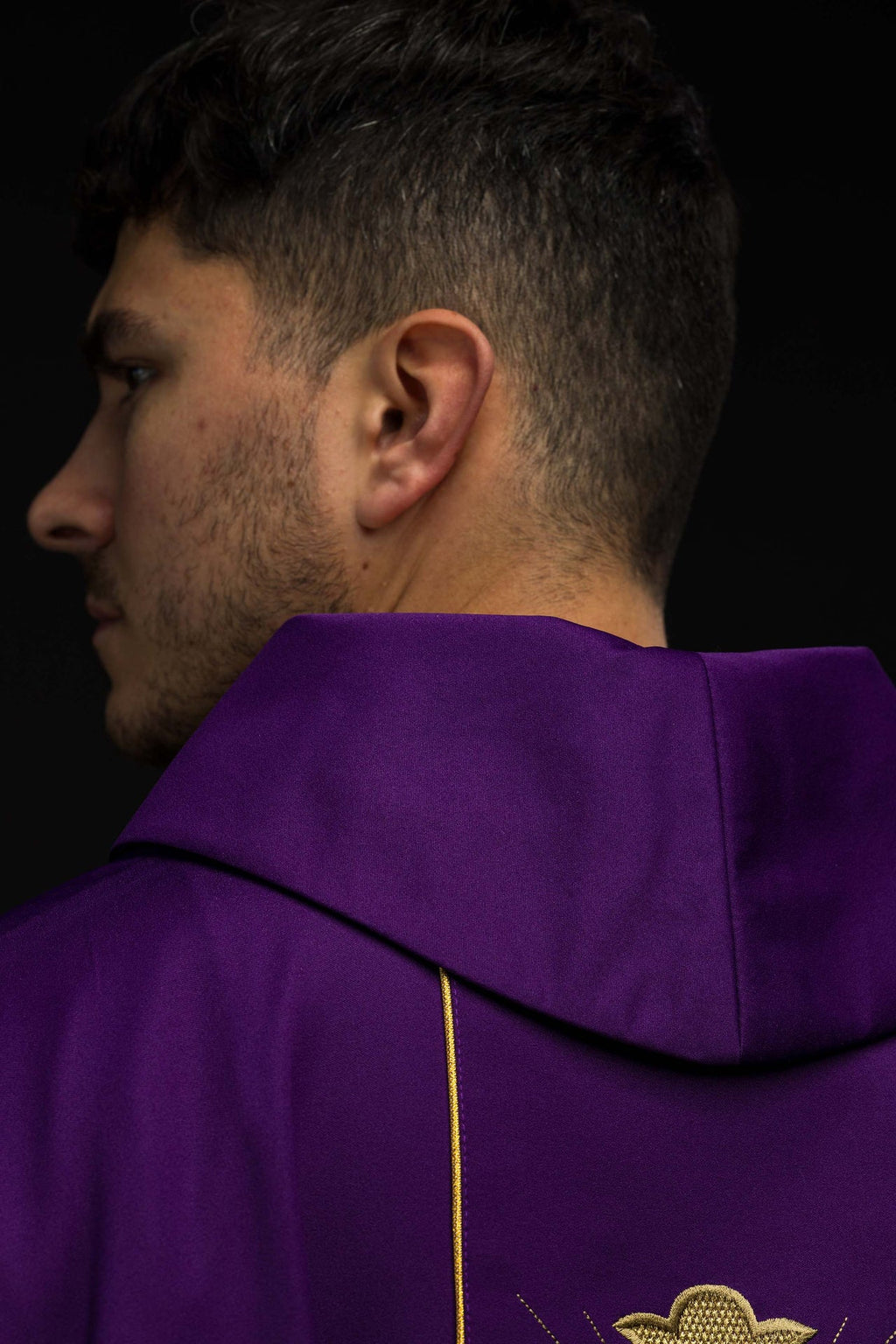 Messgewand Kreuz und Ohren in Violett