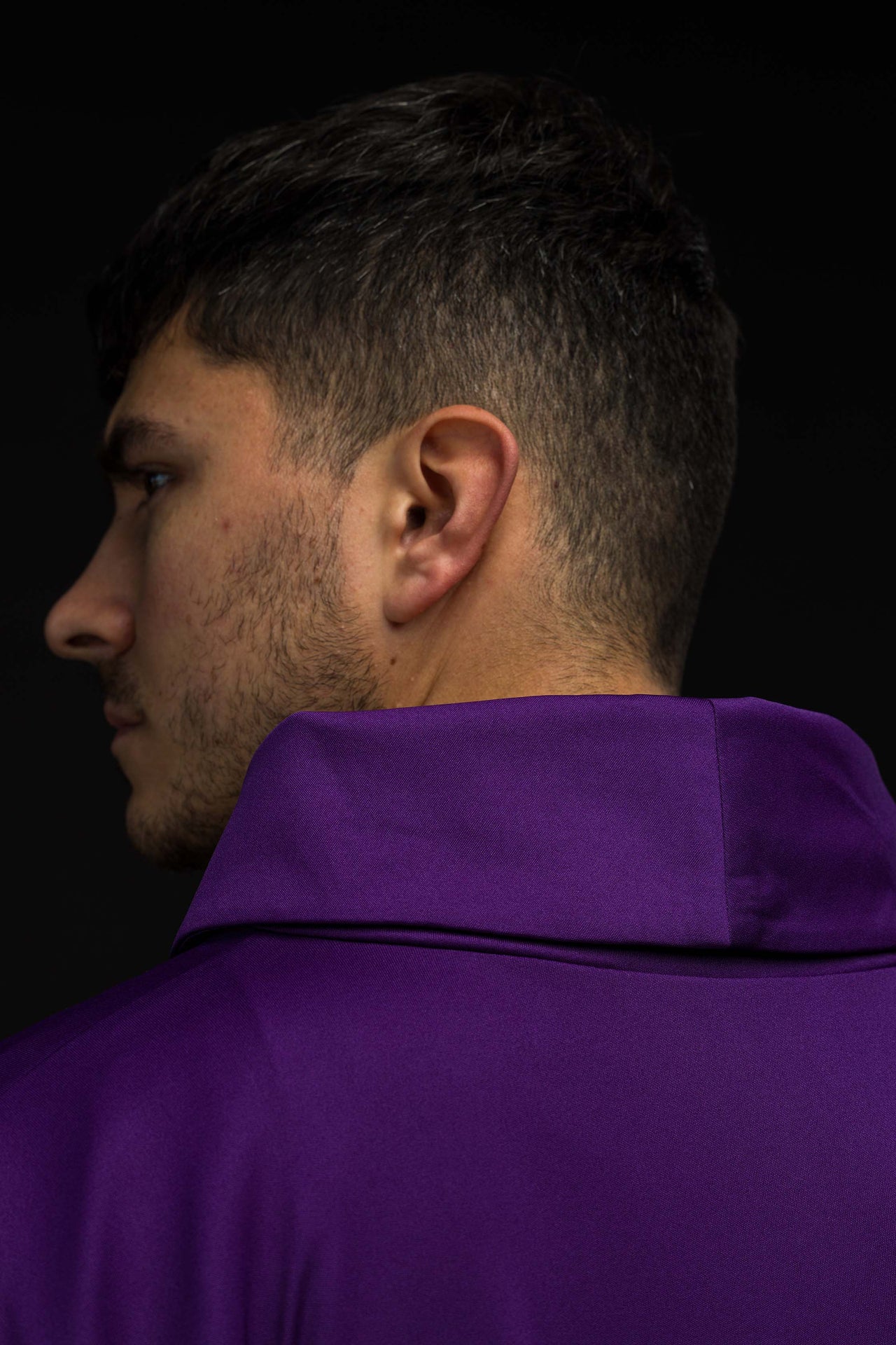 Messgewand bestickt mit leichtem IHS-SACROLITE-Gestrick