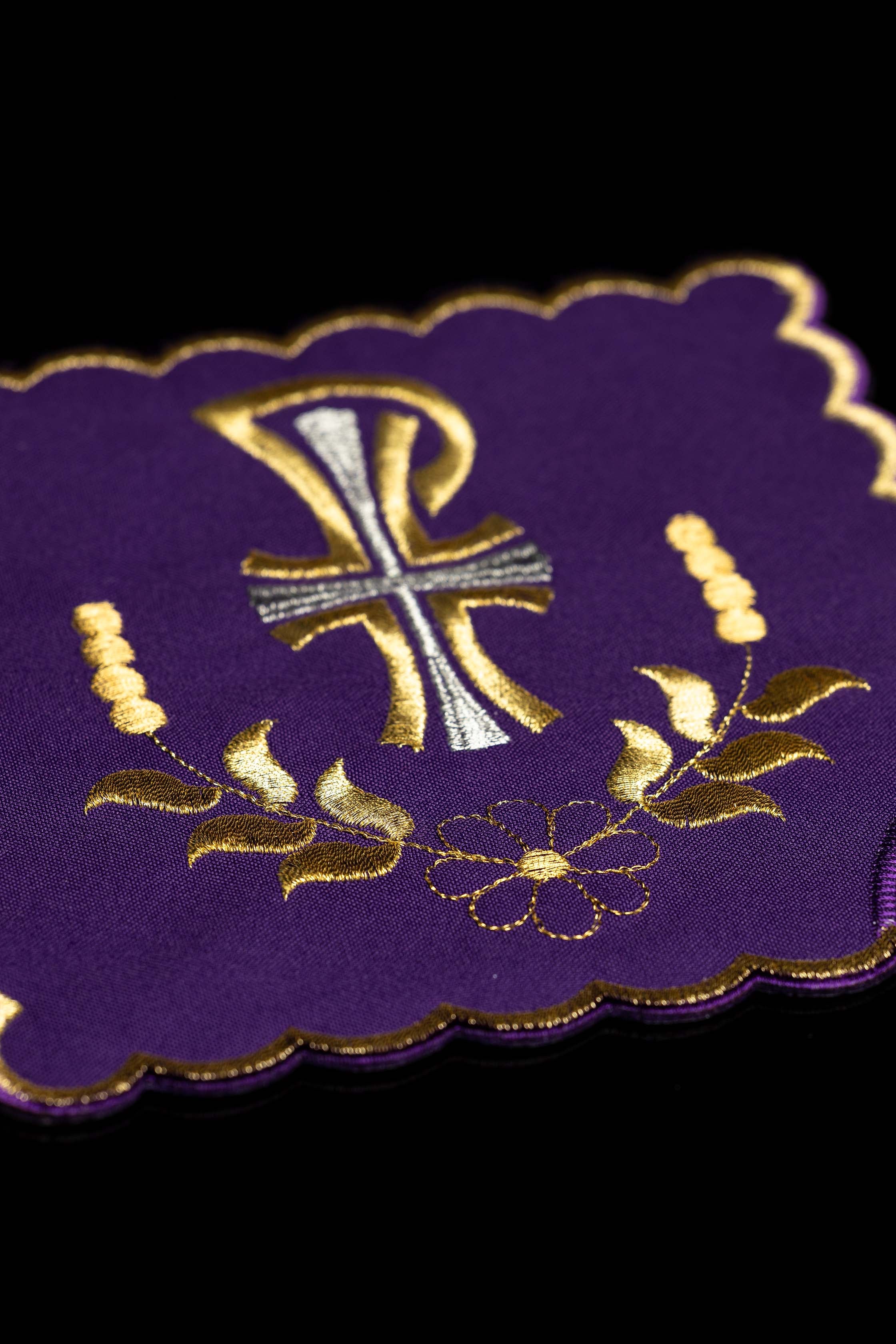 Set von Kelchpallen mit PAX-Symbol in vier liturgischen Farben