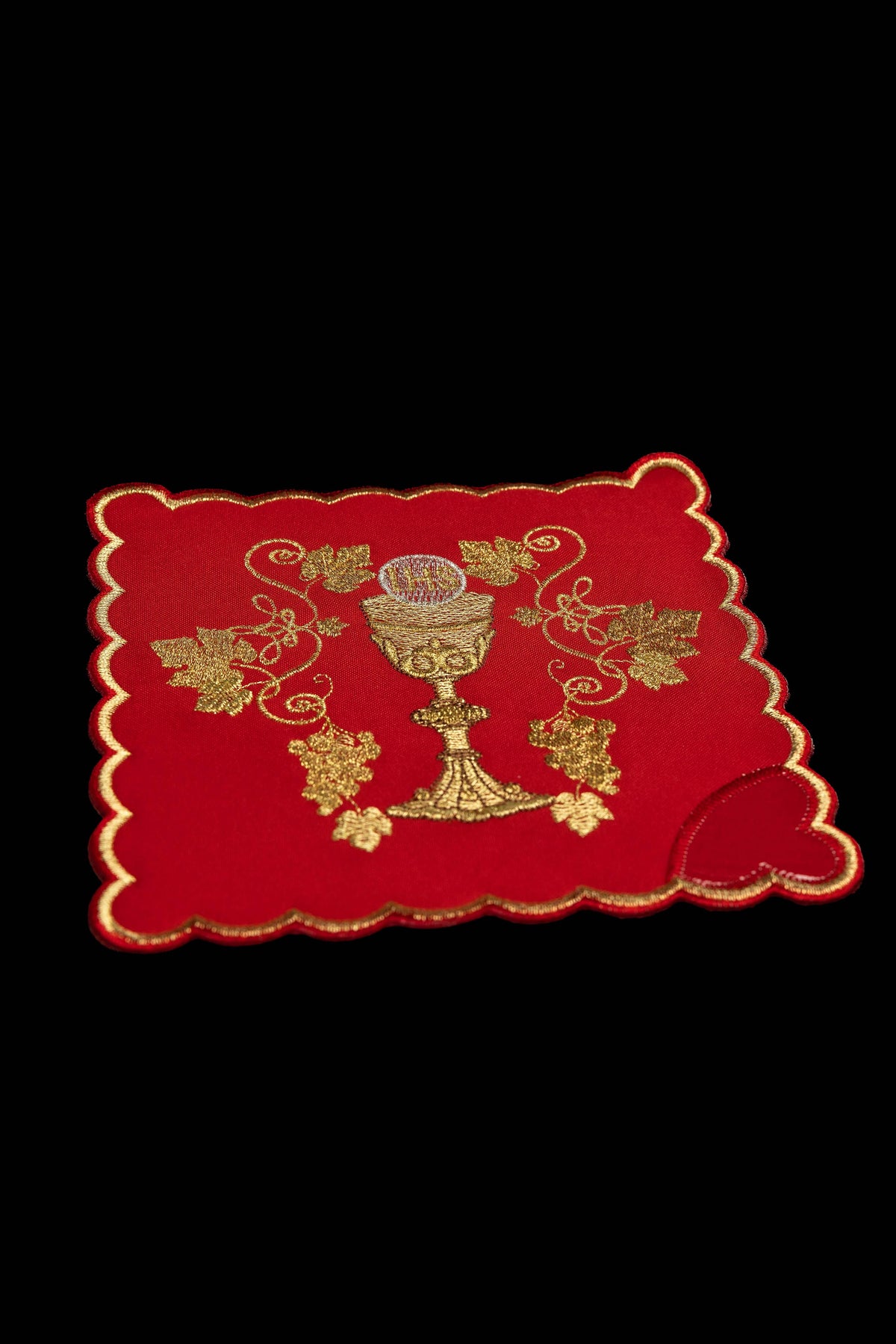 Set aus vier Kelchpallen mit gesticktem Kelchmotiv