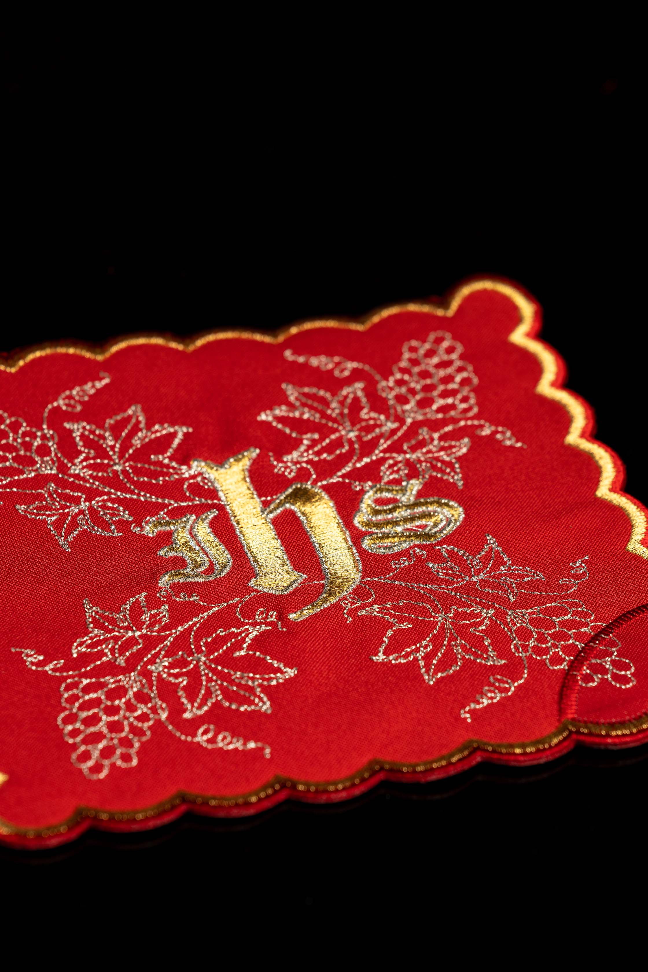 Set von Kelchpallen mit IHS-Symbol in vier liturgischen Farben