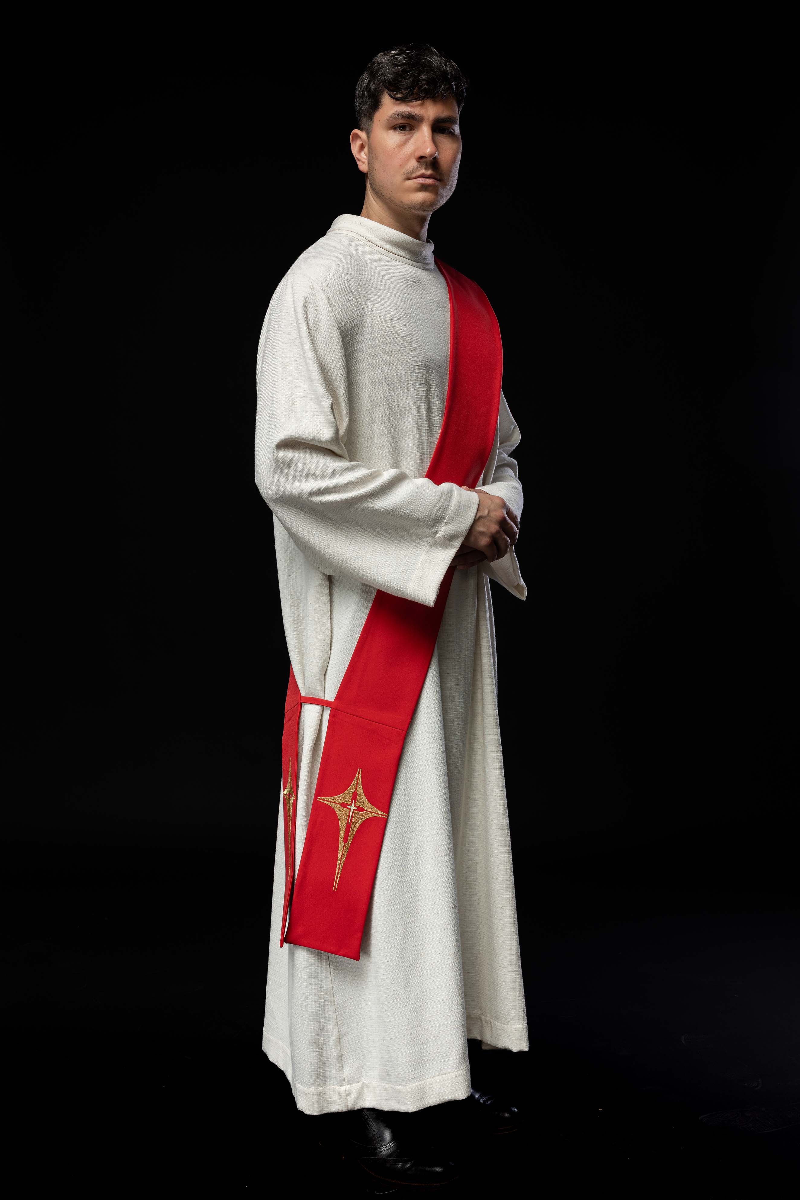 Diakonatsstola mit gesticktem Kreuz