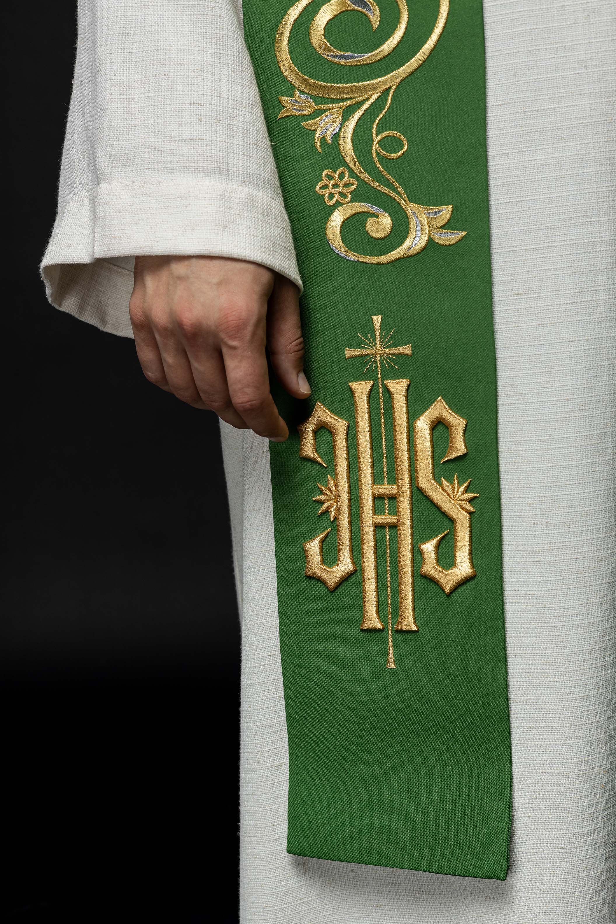 Bestickte Priesterstola IHS Grün