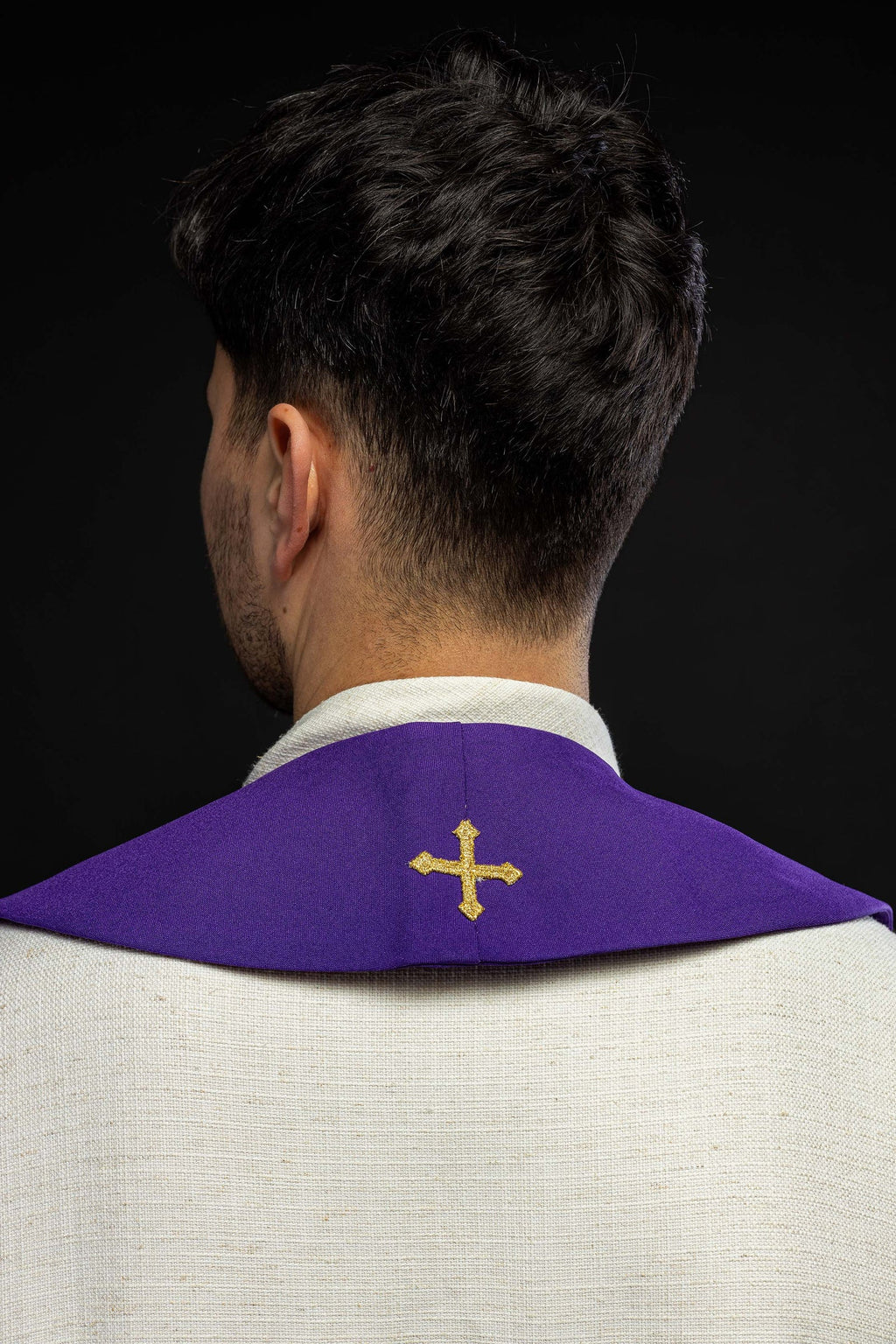 Alpha und Omega bestickte lila Priesterstola