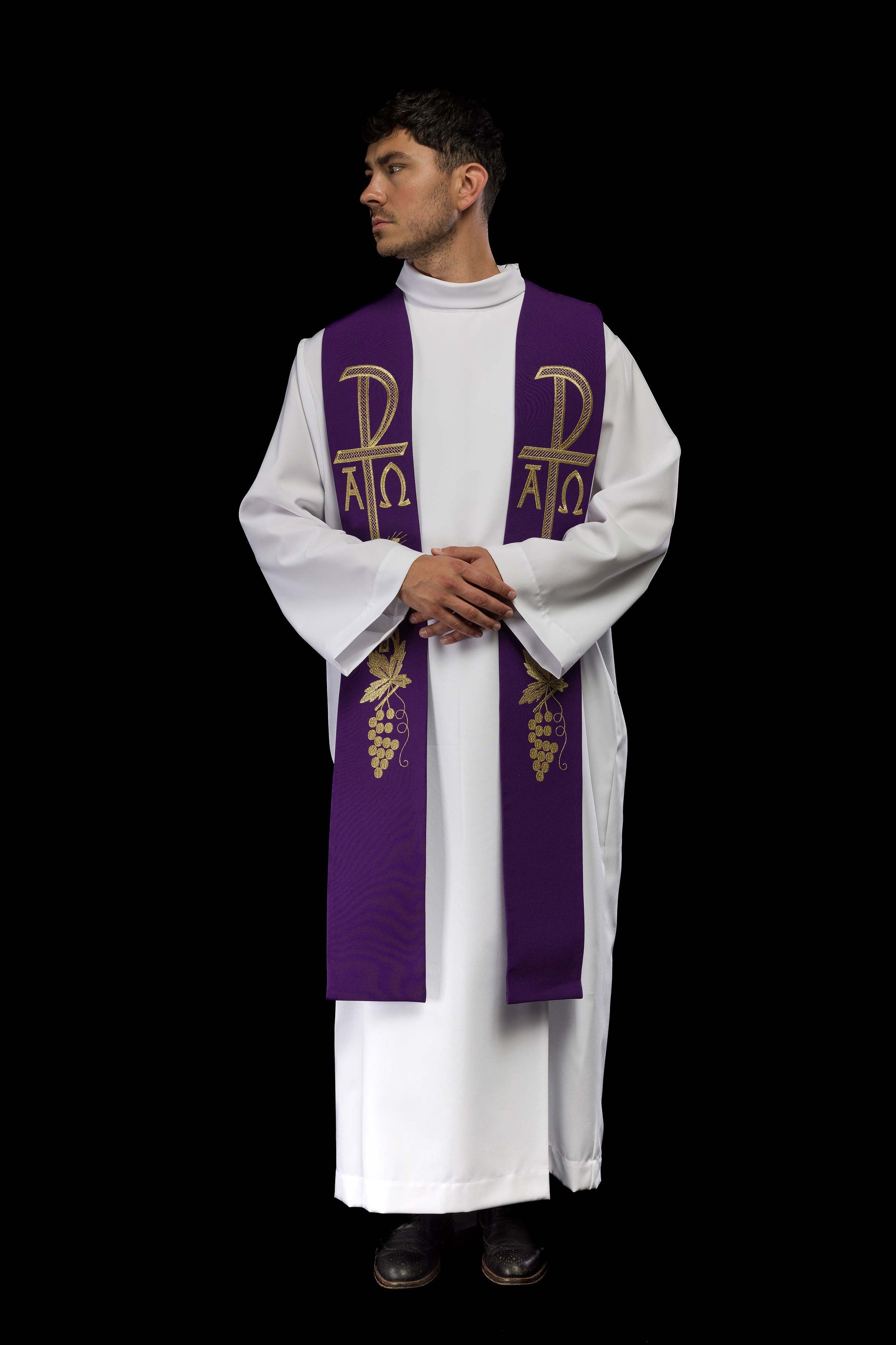 Alpha und Omega bestickte lila Priesterstola