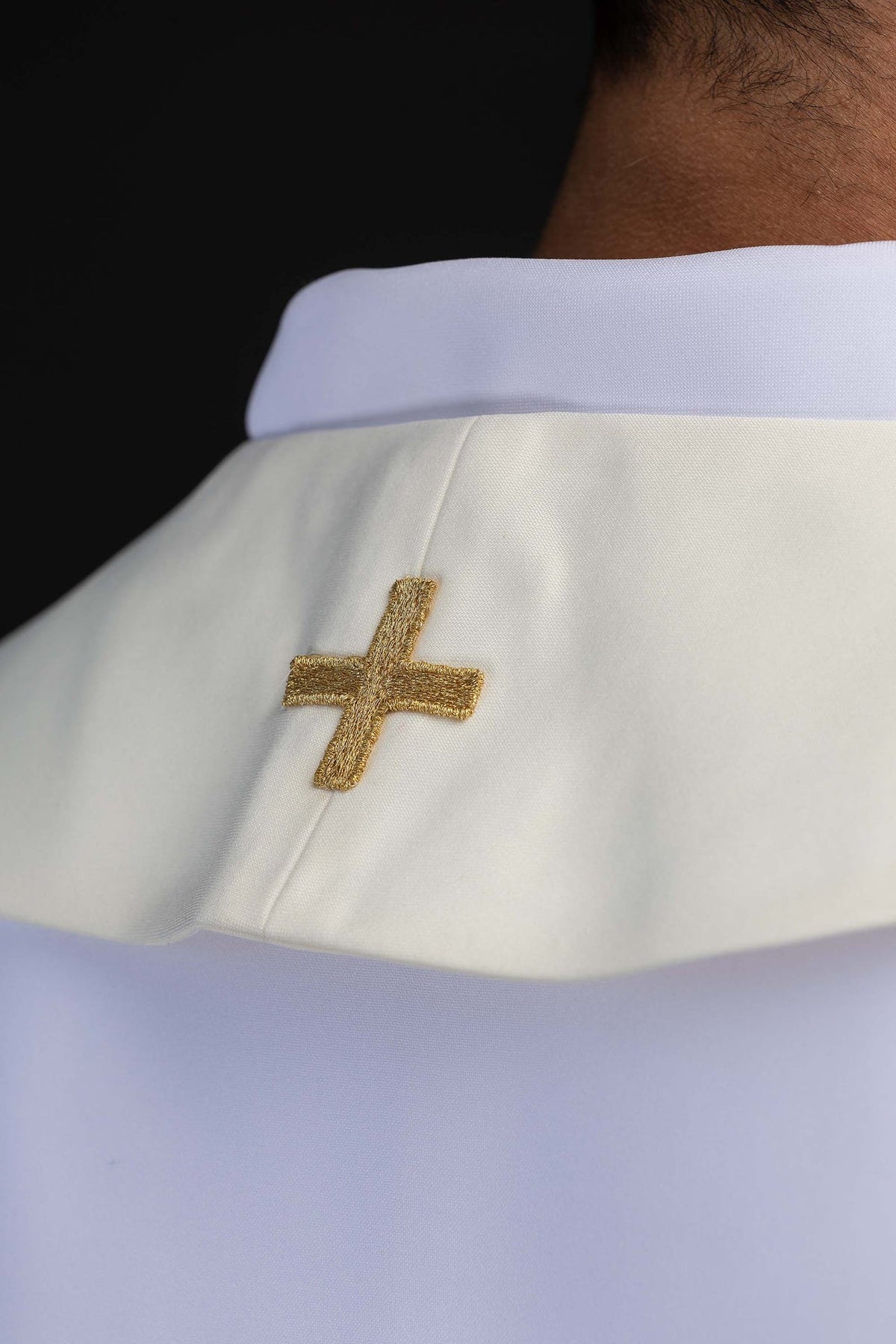 Ecru Stola mit besticktem Bildnis von Johannes Paul II.