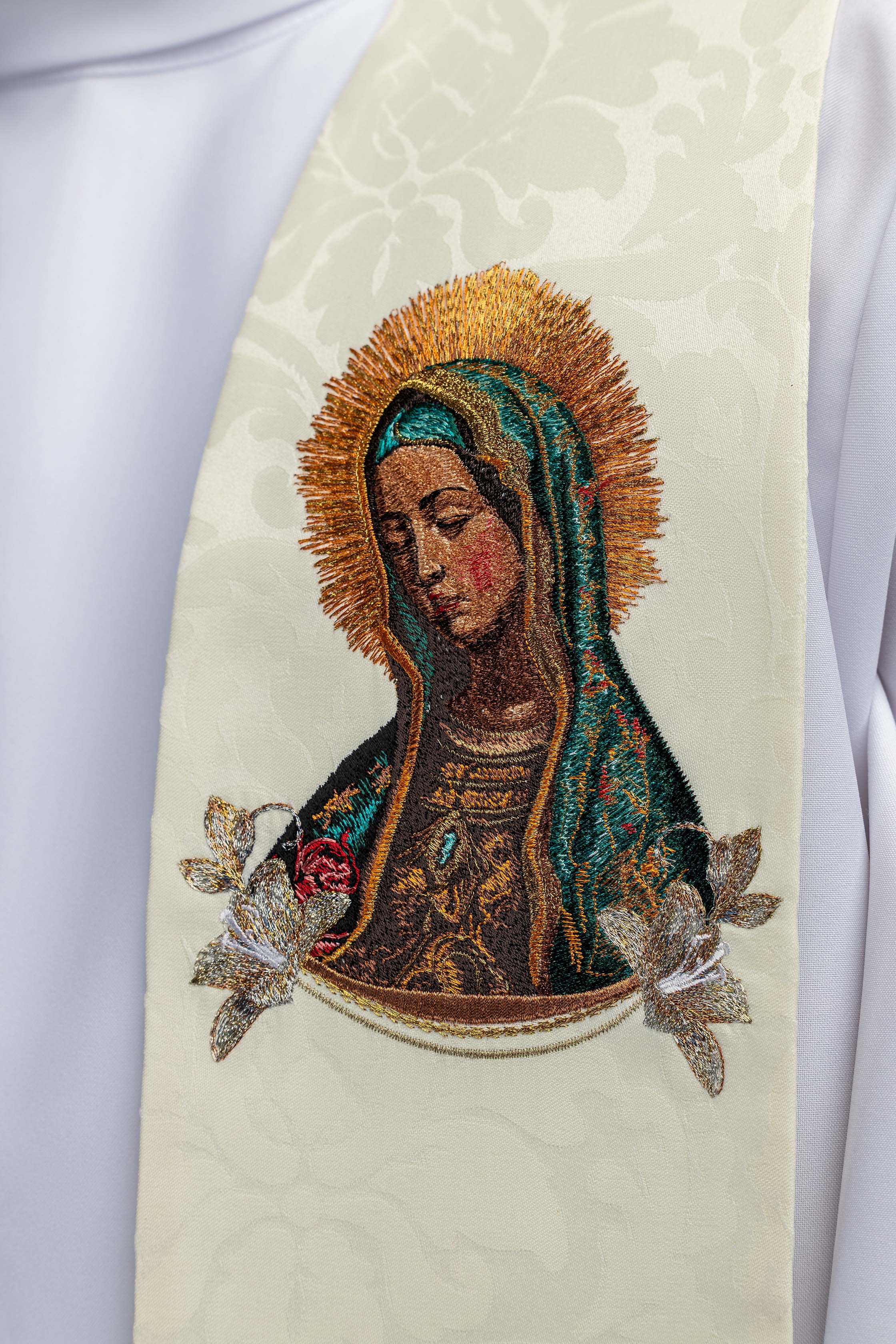 Bestickte Stola mit dem Bildnis Unserer Lieben Frau von Guadalupe