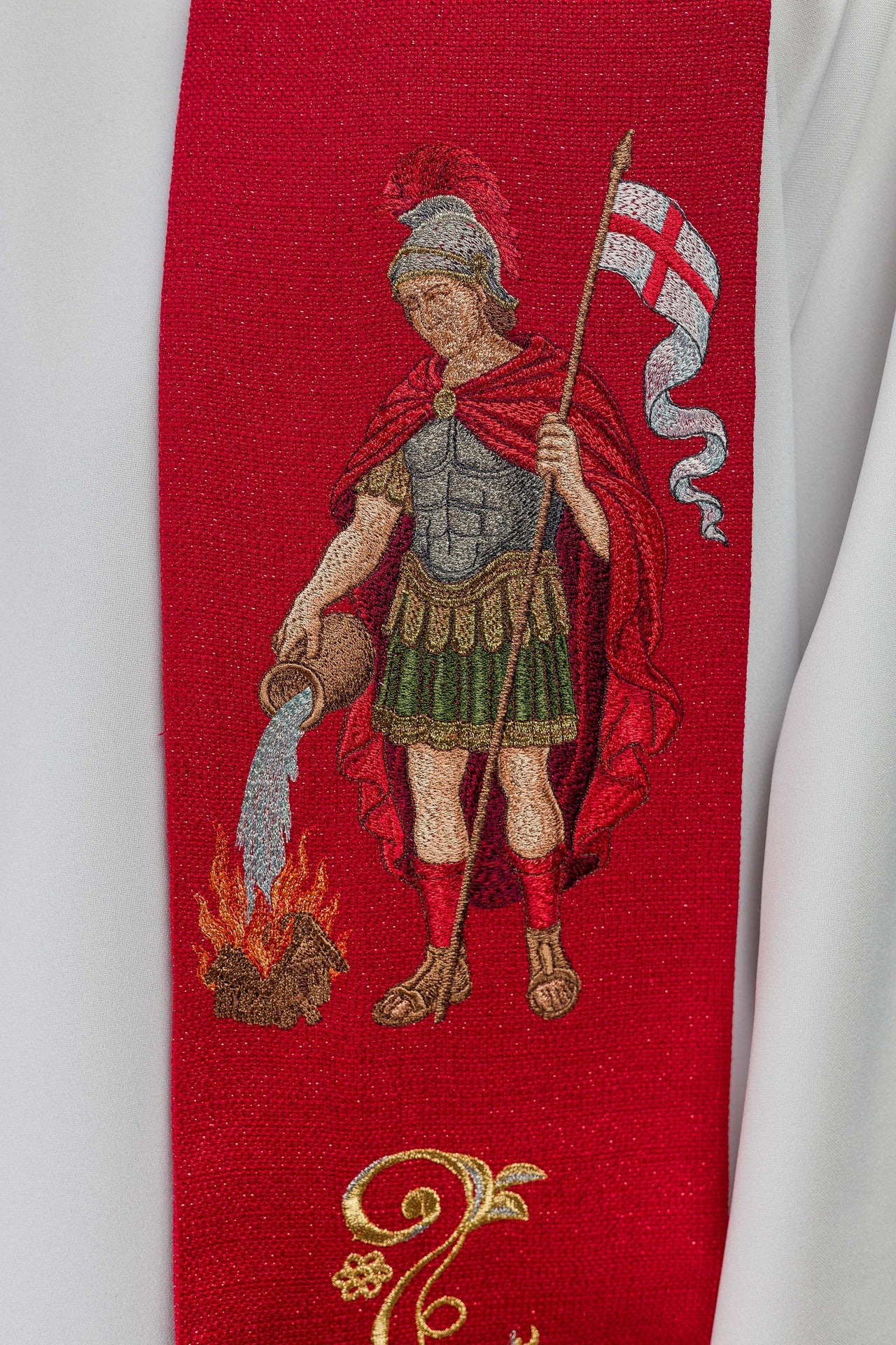 Reich bestickte Stola mit Abbildung des Heiligen Florian