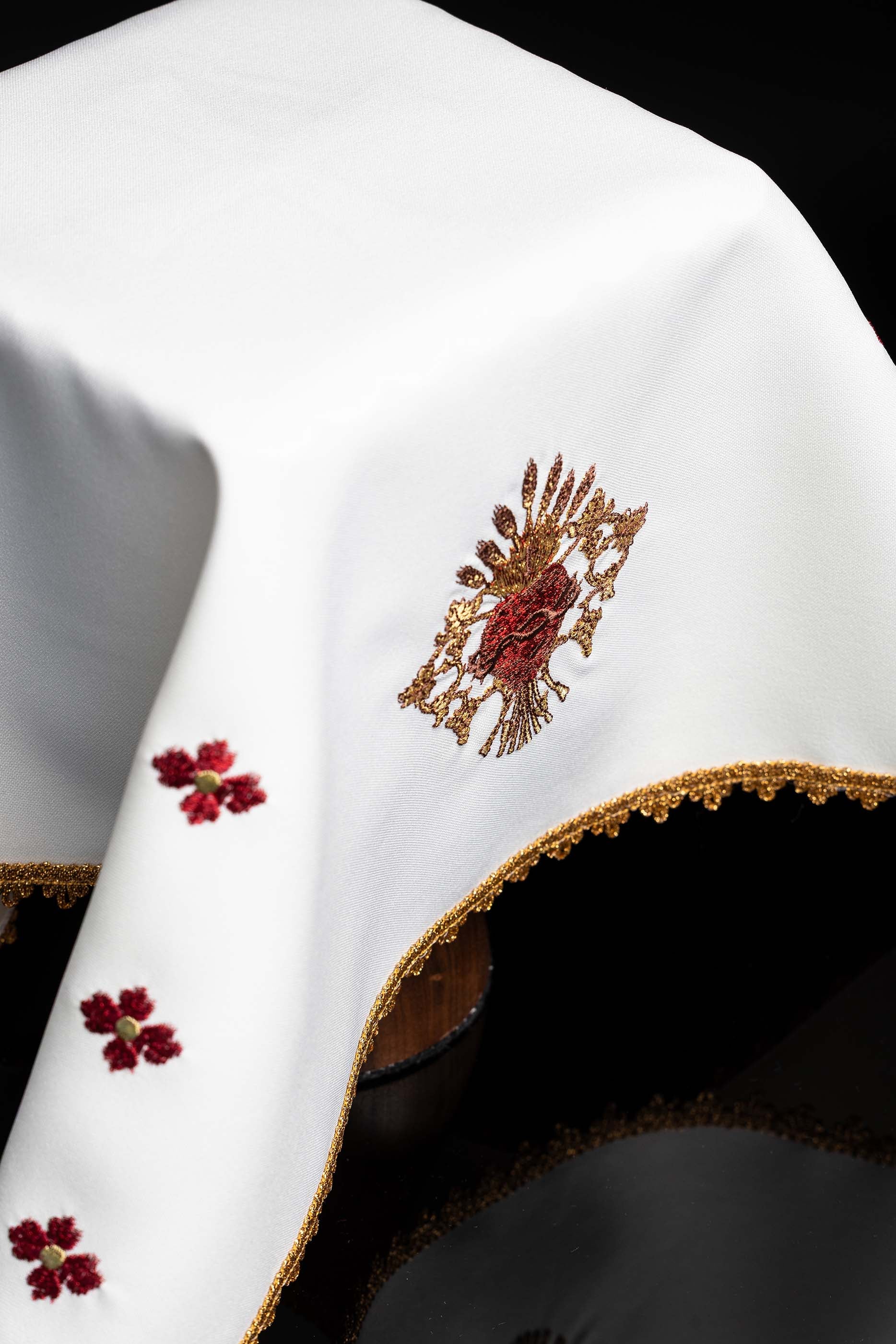 Schleier für den Kelch mit dem Symbol des Herzens Jesu
