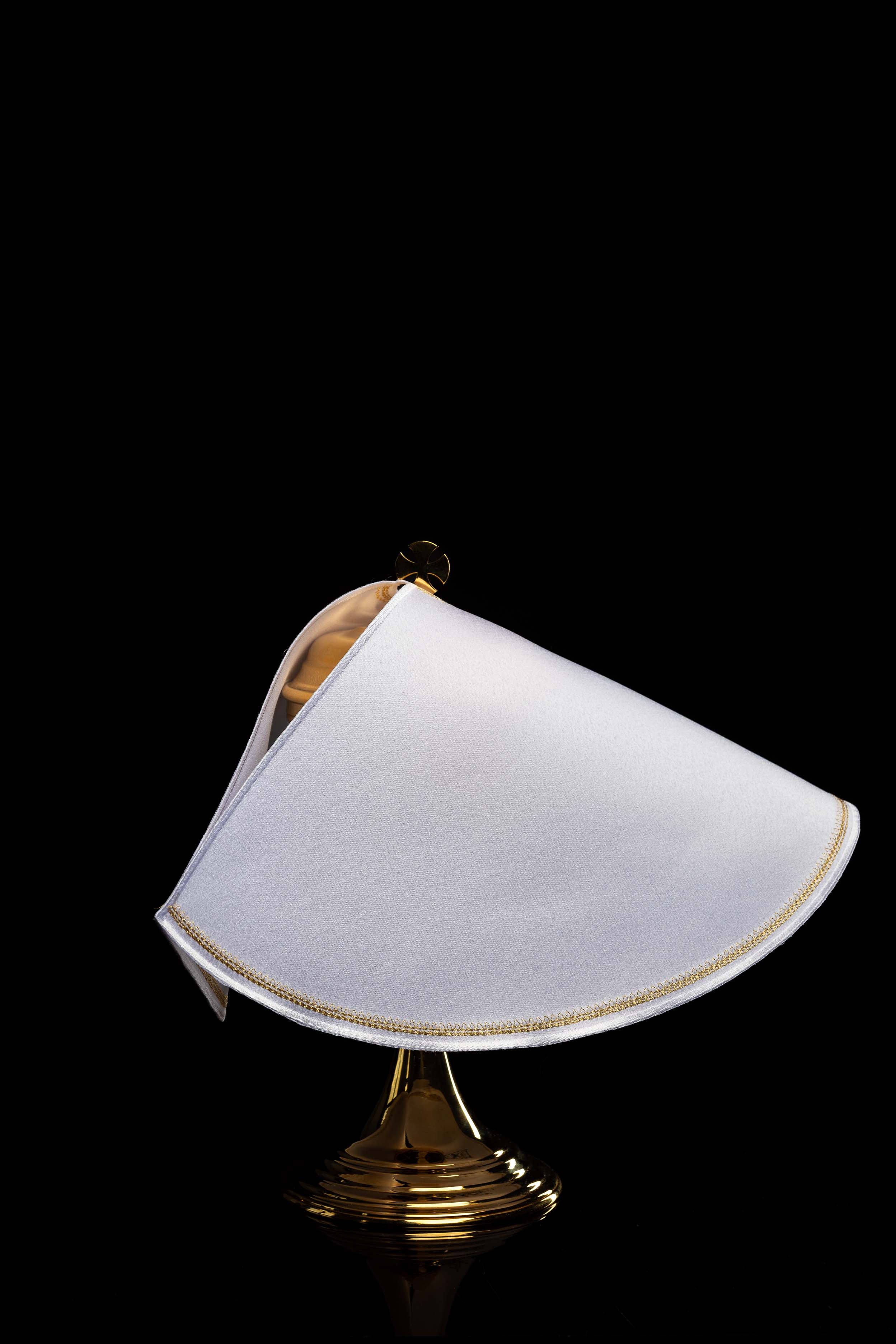 Besticktes Ziboriumvelum mit PAX-Motiv