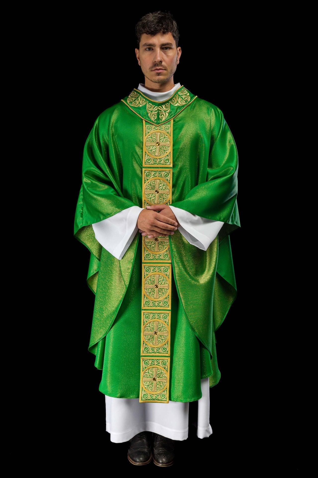 Ornat zielony bogato haftowany dekorowany kamieniami - ORNATY.PL