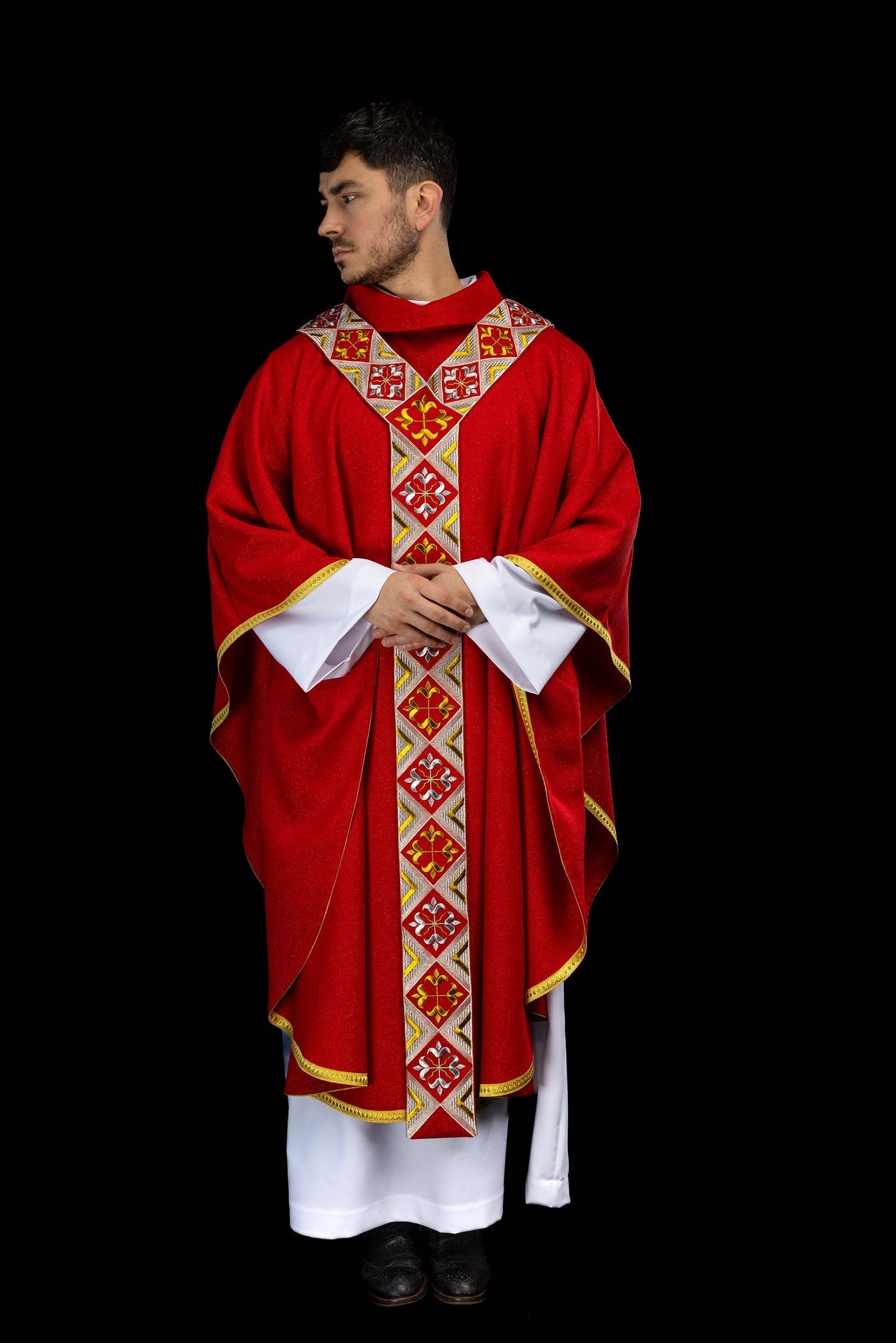 Haftowany pas na ornat w zestawie z ornatem czerwony - ORNATY.PL