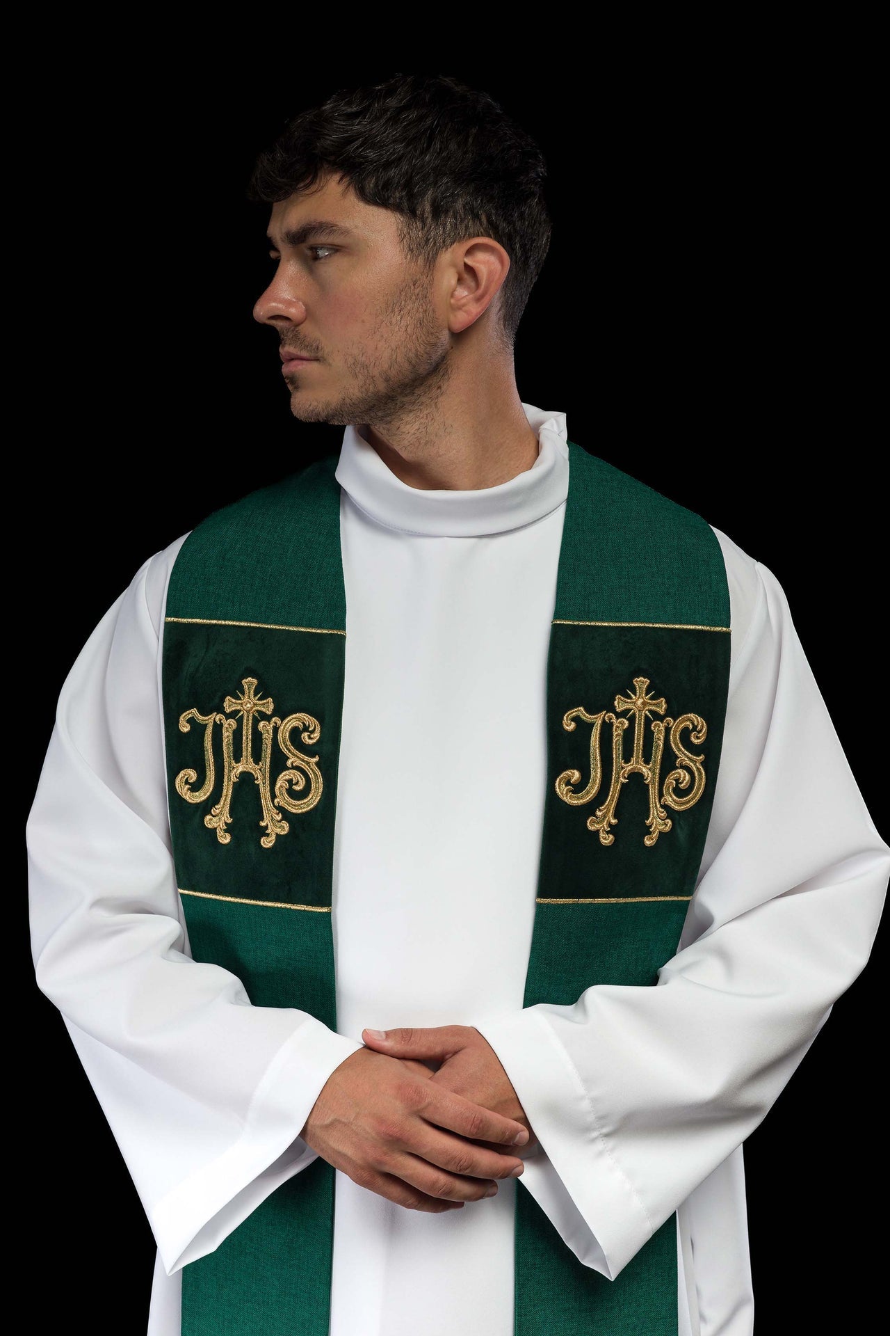 Stuła haftowana aksamitna z motywem IHS zielona - ORNATY.PL