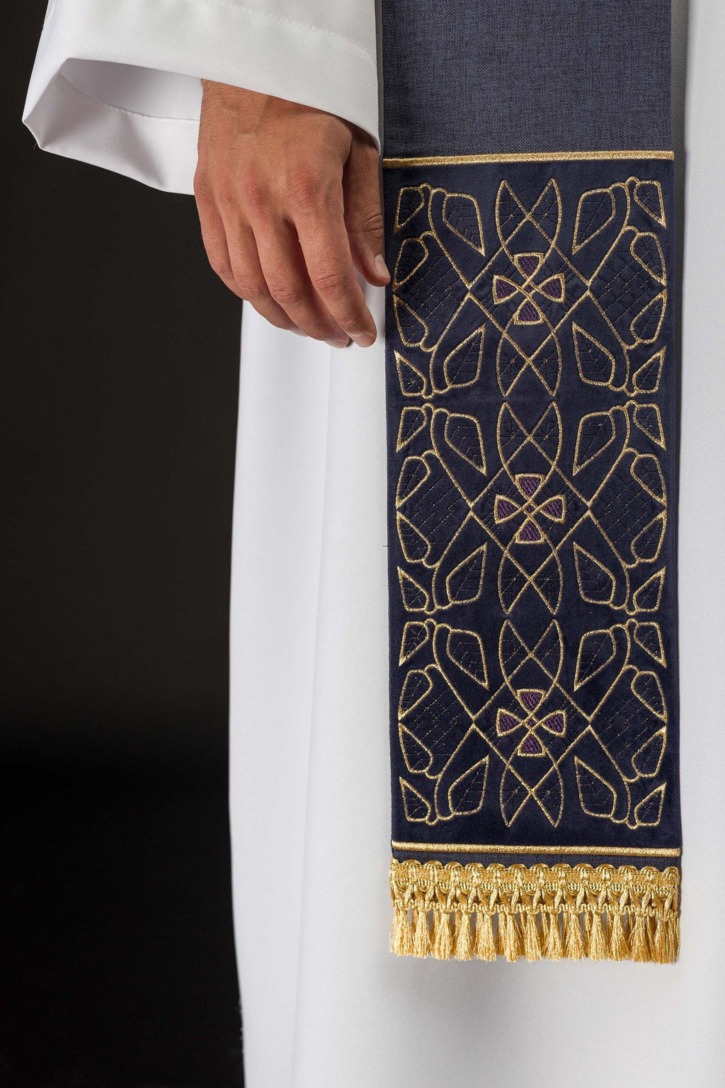 Stuła haftowana aksamitna z motywem IHS fioletowa - ORNATY.PL