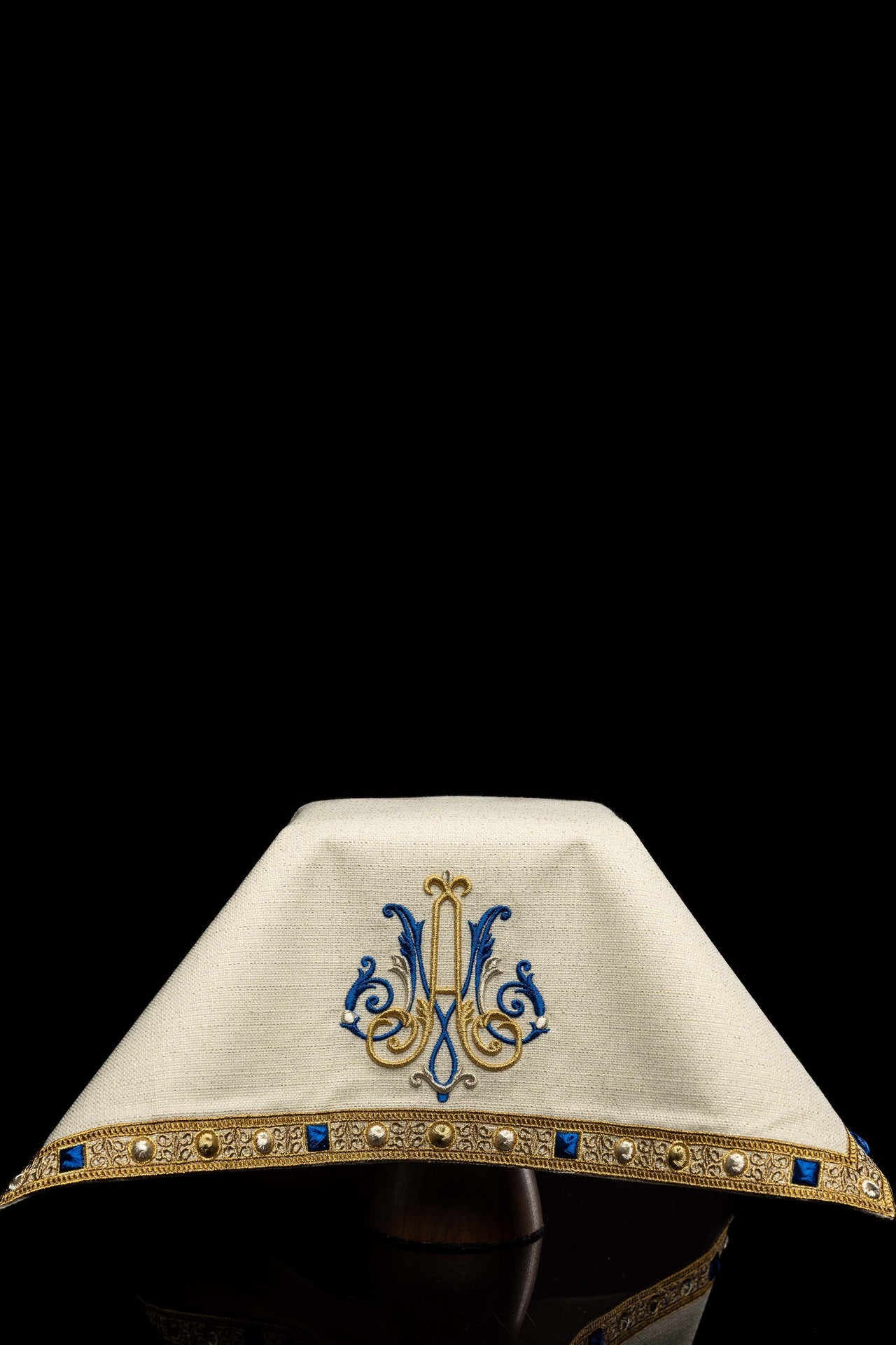 Kelchvelum in Ecru mit marianischer Stickerei
