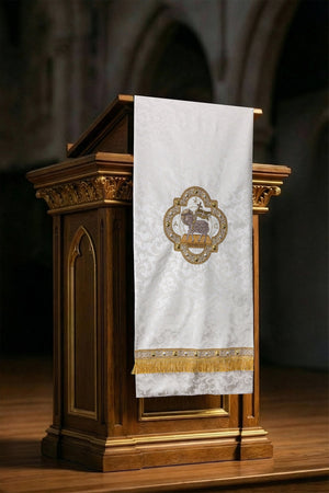 Lektorpulttuch mit Lammstickerei aus Jacquardstoff in Ecru