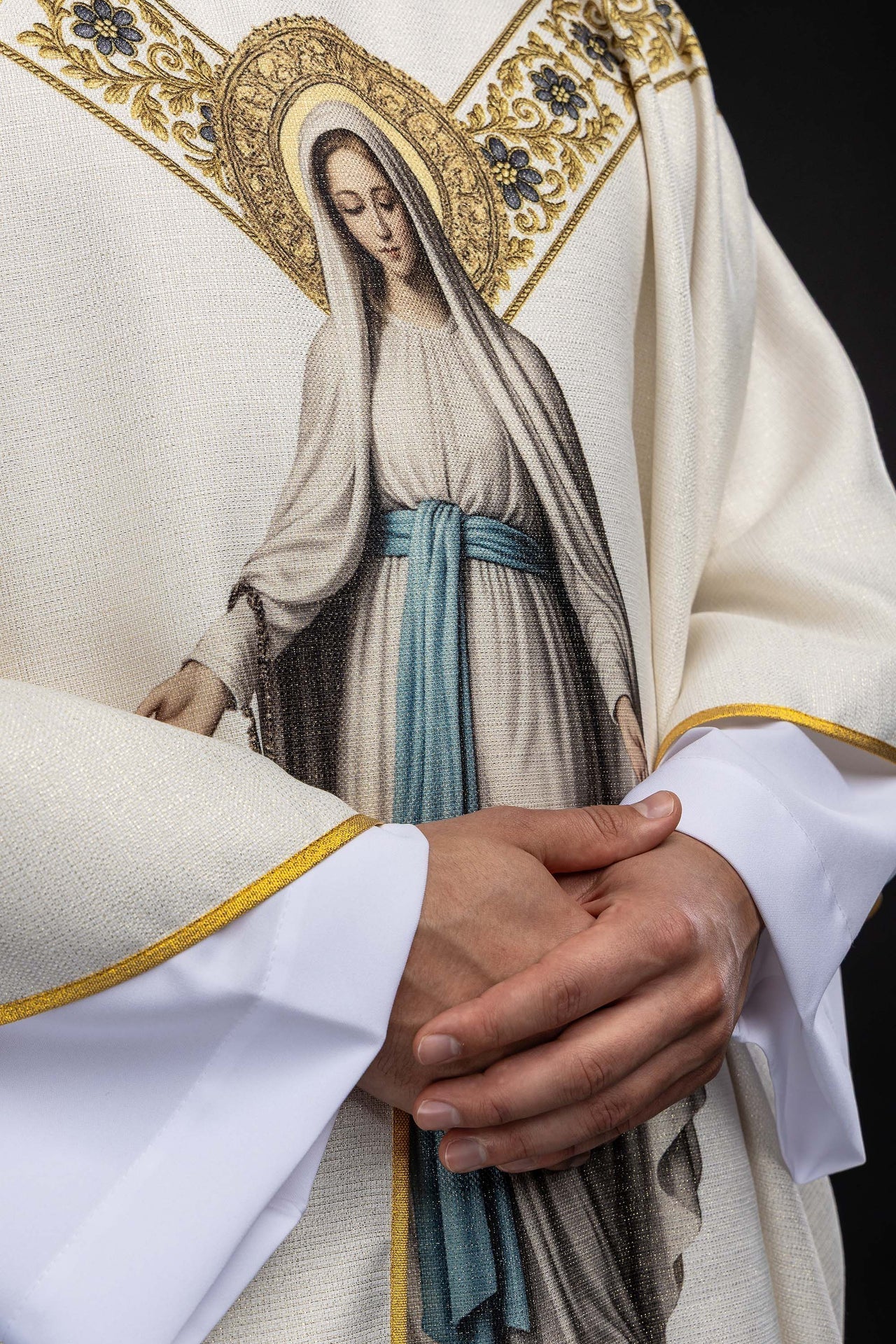 Bedruckte Kasel mit dem Bildnis Unserer Lieben Frau von Lourdes - MESSGEWANDER.DE