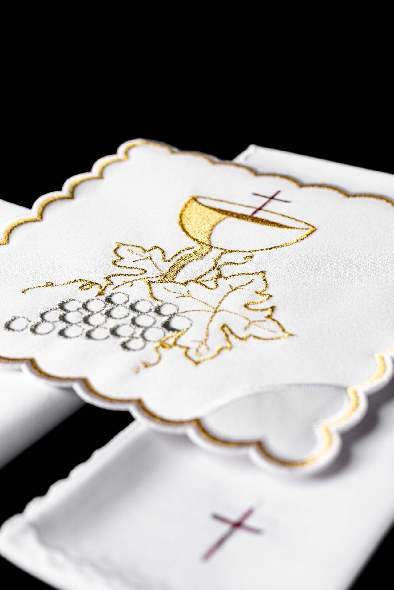 Bestickte Kelchgarnitur mit eucharistischem Motiv weiß - MESSGEWANDER.DE