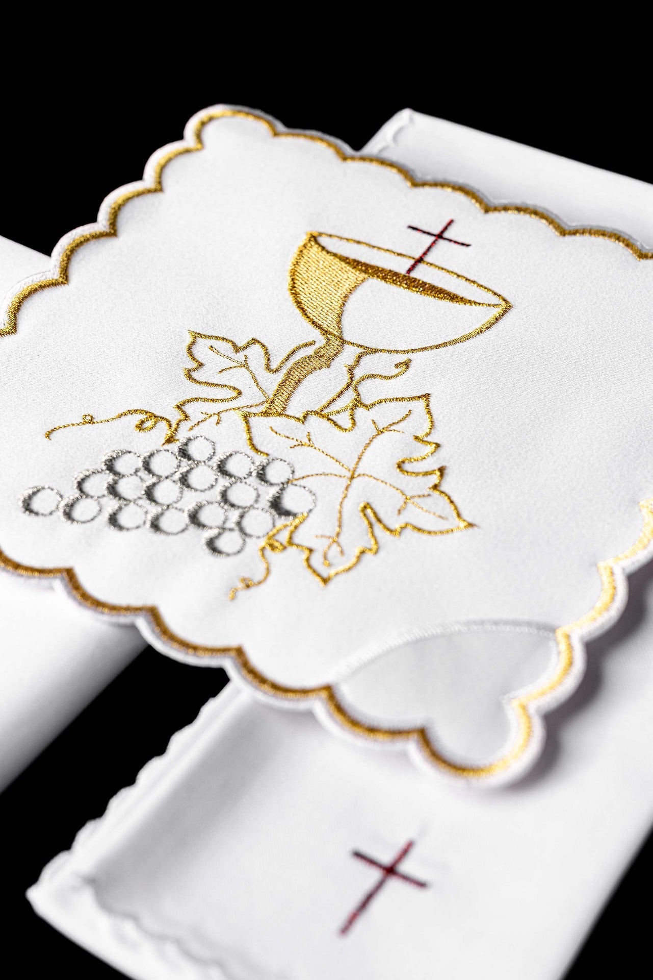 Bestickte Kelchgarnitur mit eucharistischem Motiv weiß - MESSGEWANDER.DE