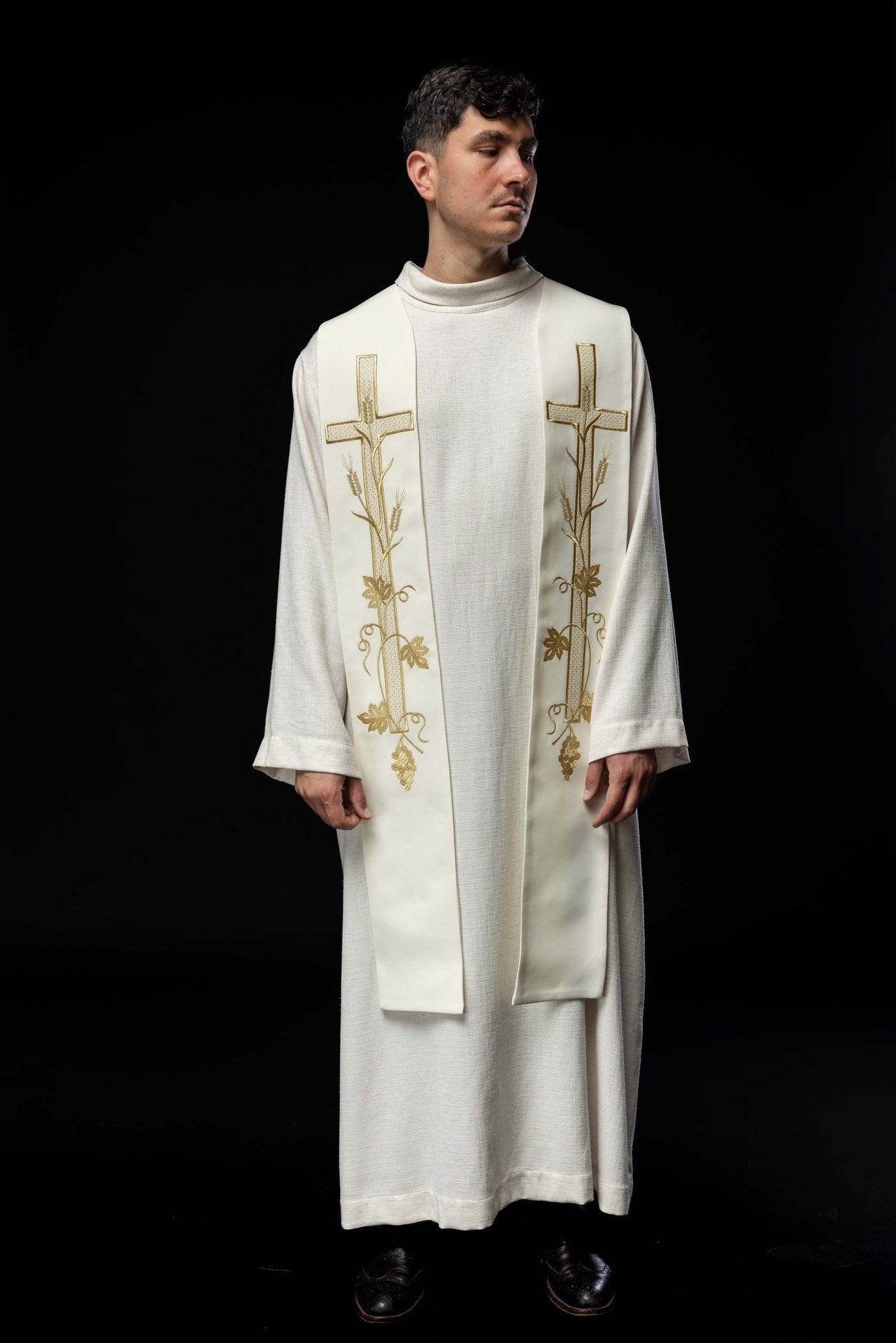 Bestickte Priesterstola Kreuz ecru - MESSGEWANDER.DE