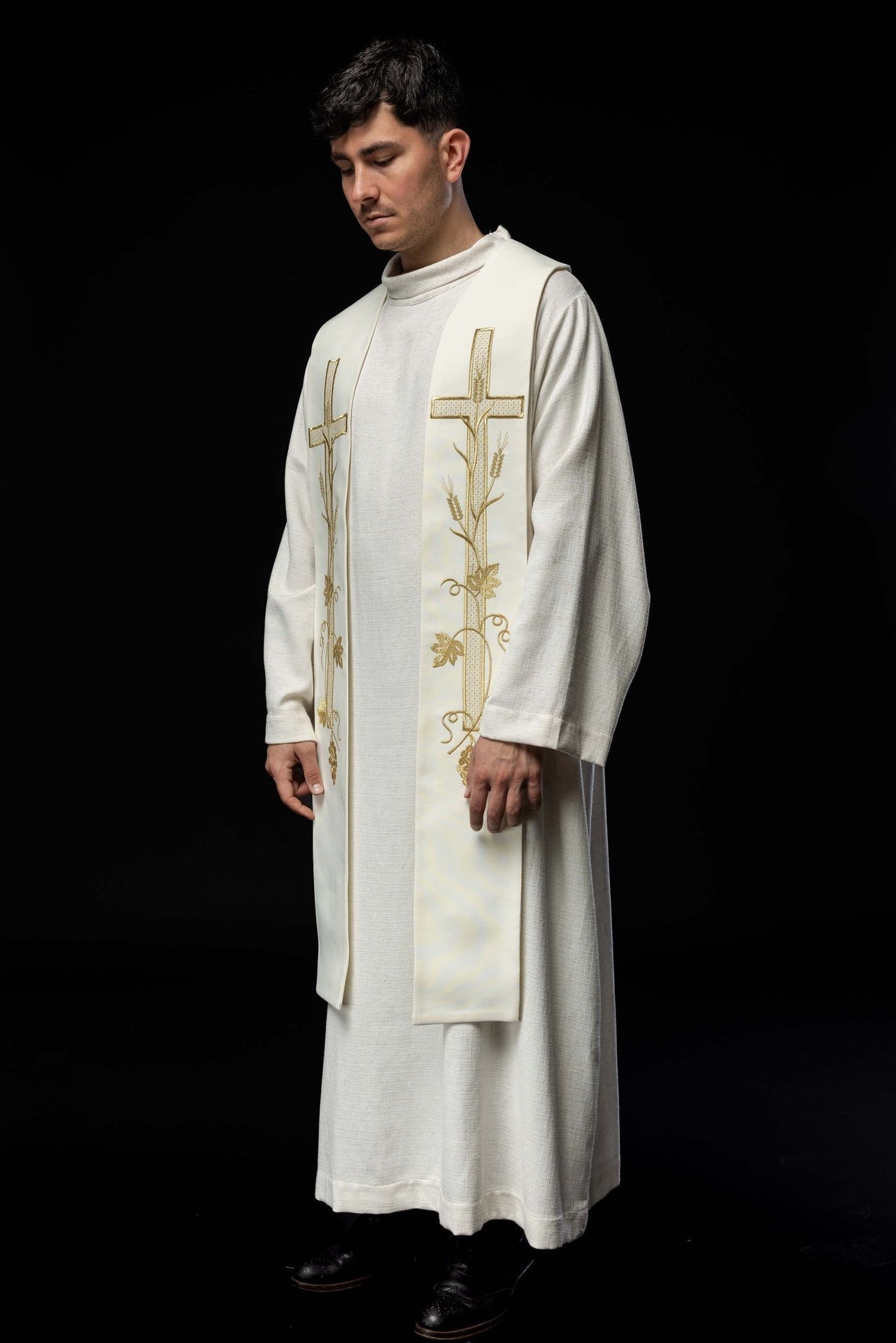 Bestickte Priesterstola Kreuz ecru - MESSGEWANDER.DE