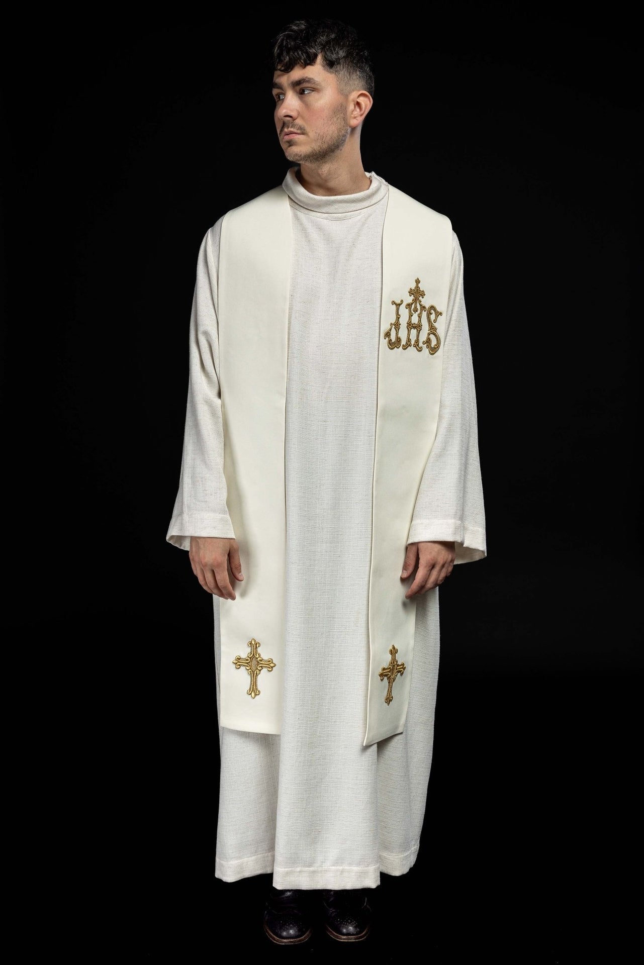 Bestickte Priesterstola Kreuz und IHS ecru - MESSGEWANDER.DE