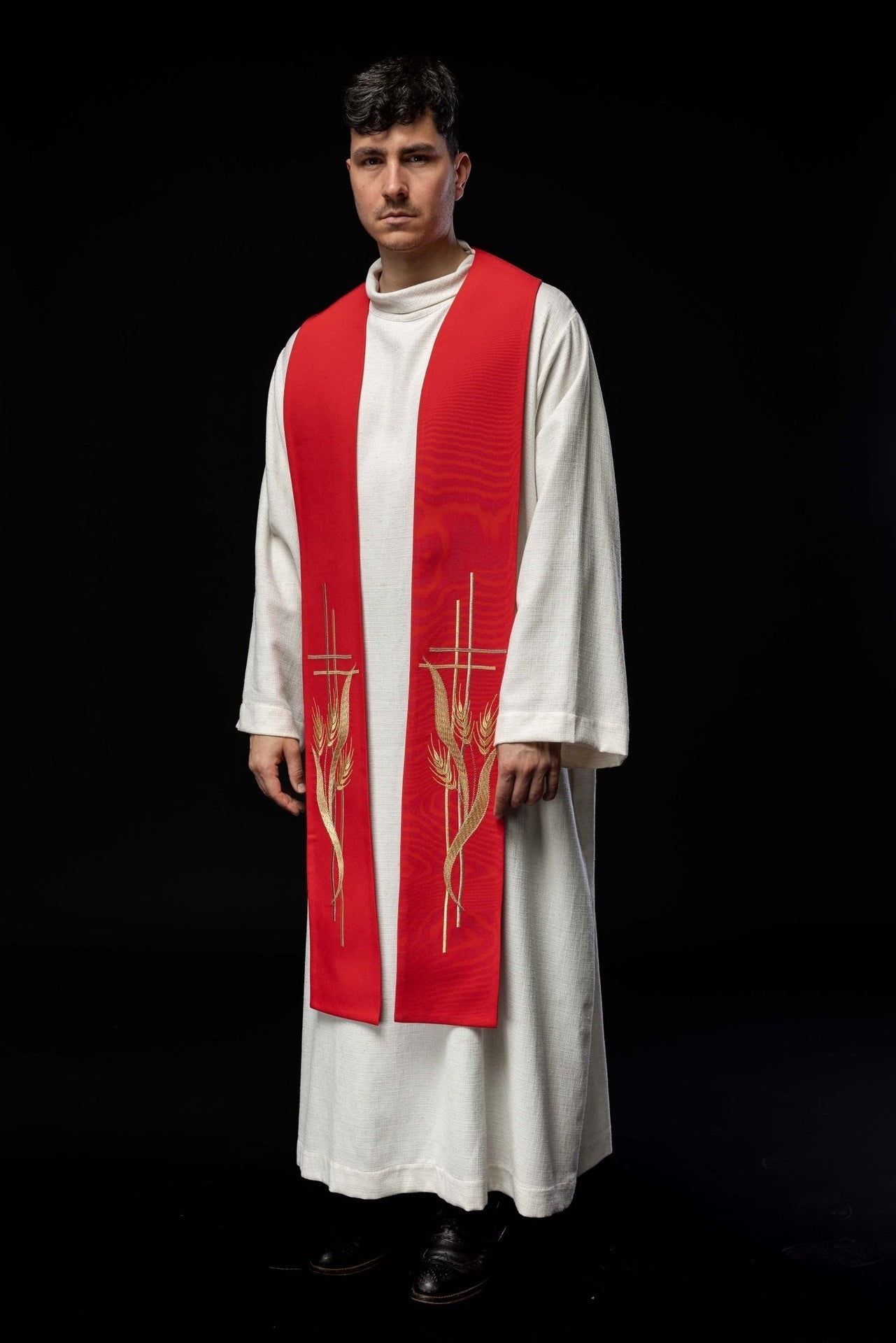 Bestickte rote Priesterstola - MESSGEWANDER.DE