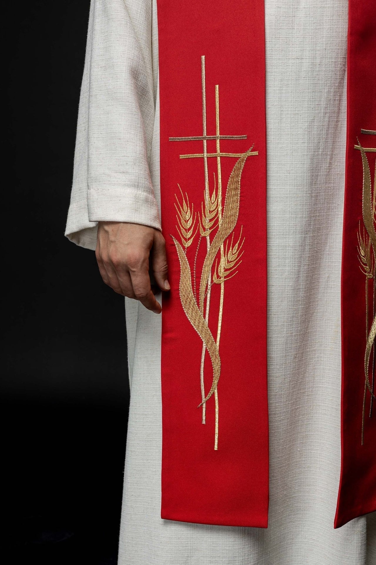 Bestickte rote Priesterstola - MESSGEWANDER.DE