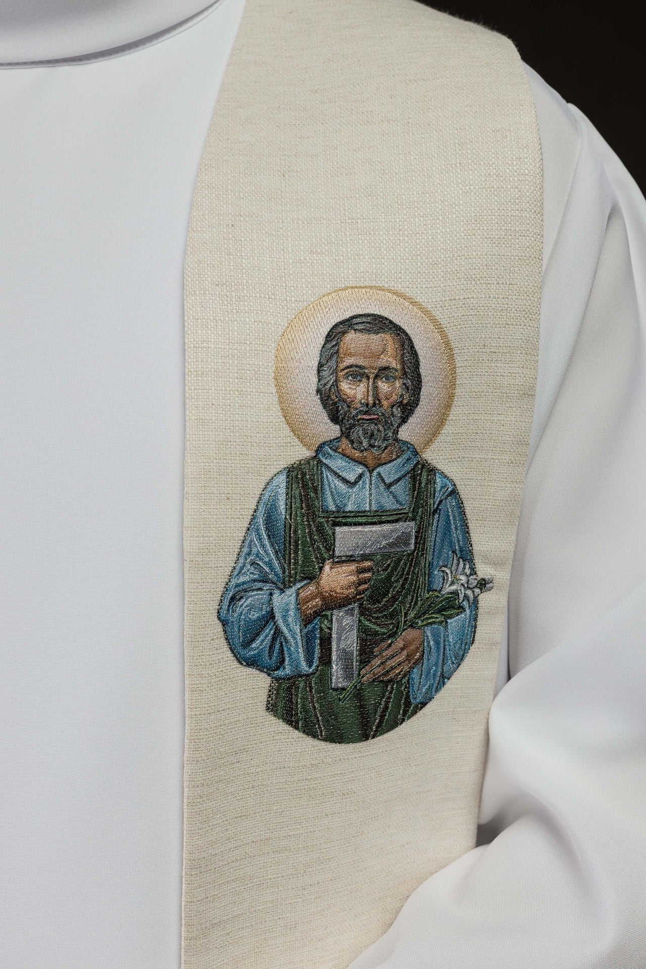 Bestickte Stola mit dem Motiv des Heiligen Josef des Arbeiters - MESSGEWANDER.DE