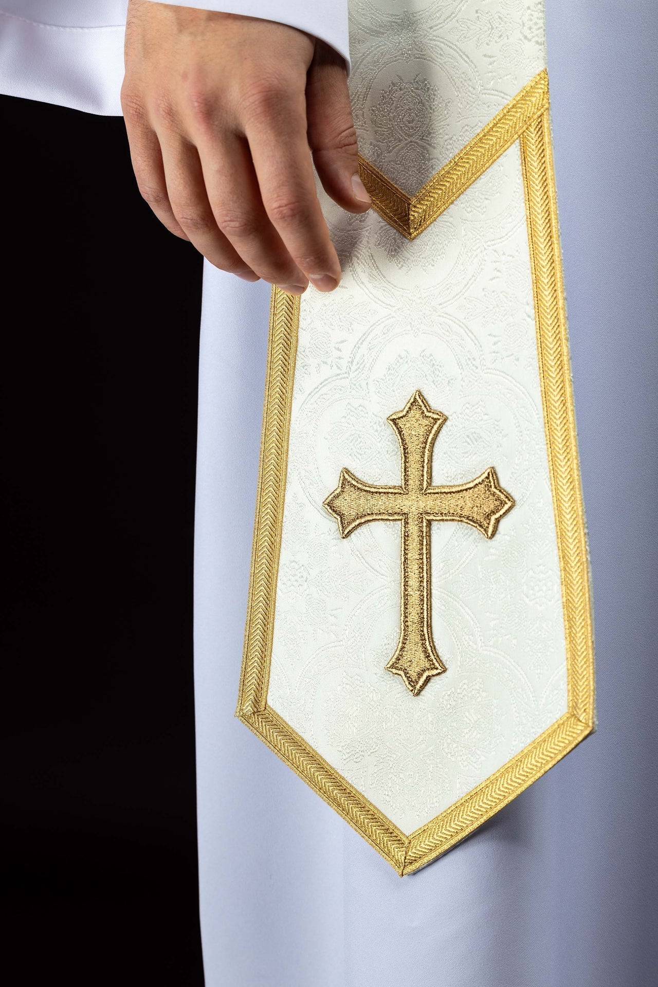 Bestickte Stola mit Kreuzmotiv aus ecrufarbenem Jacquardstoff - MESSGEWANDER.DE