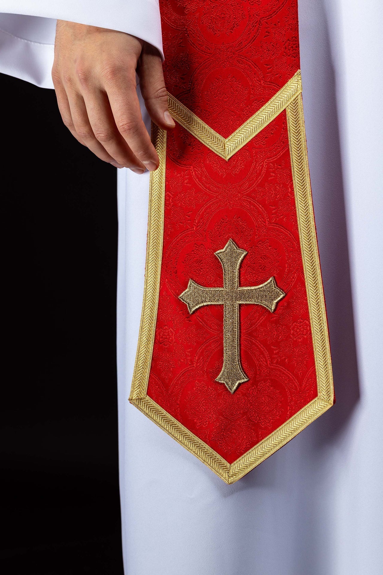 Bestickte Stola mit Kreuzmotiv aus rotem Jacquardstoff - MESSGEWANDER.DE