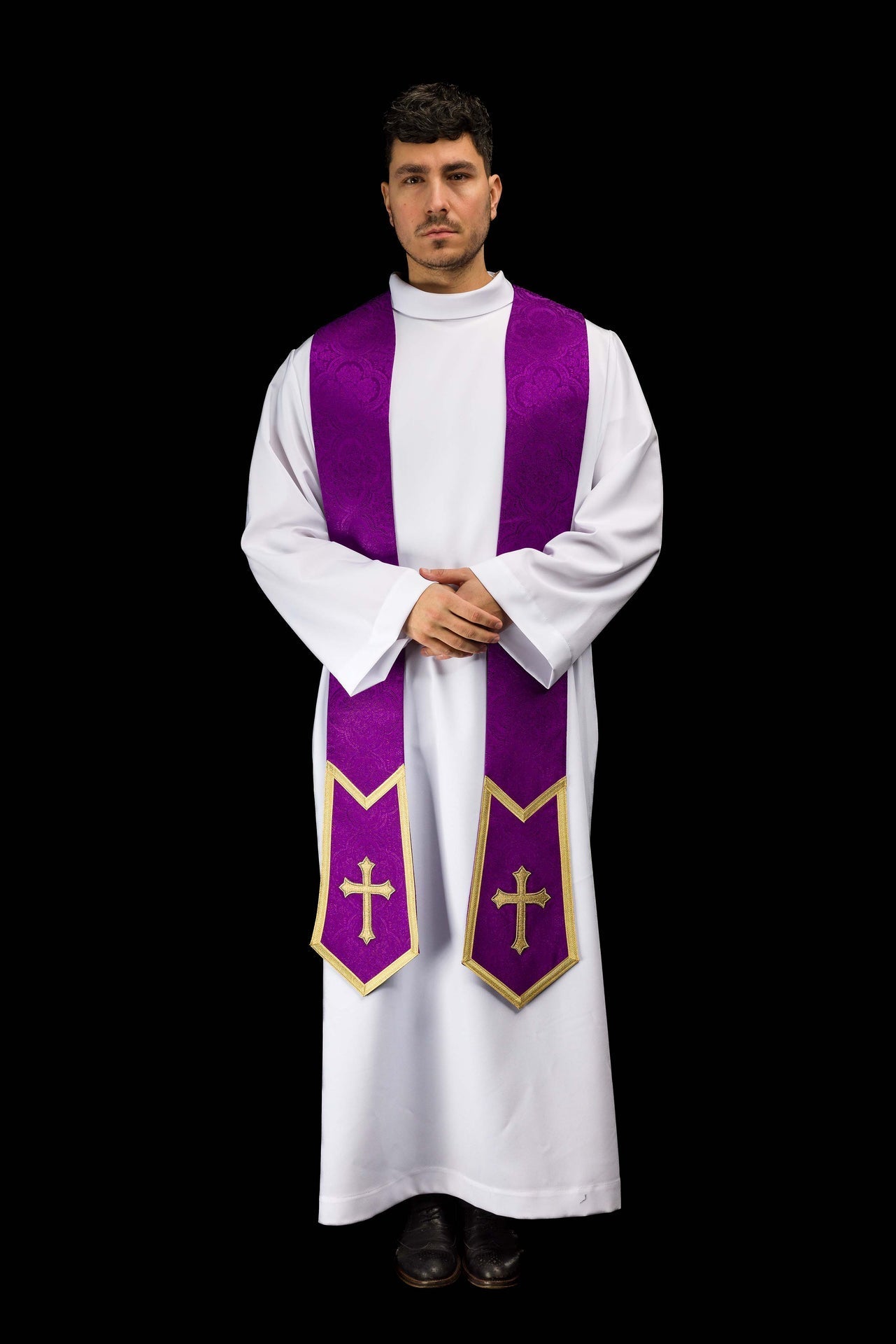 Bestickte Stola mit Kreuzmotiv aus violettem Jacquardstoff - MESSGEWANDER.DE