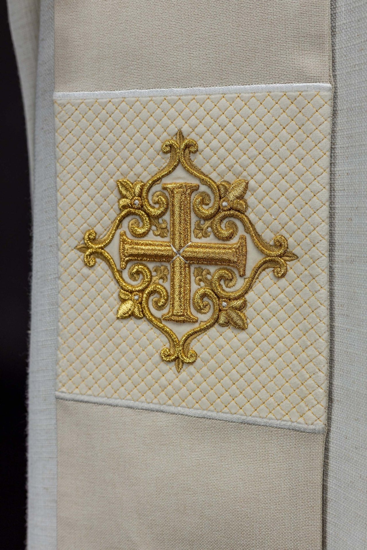 Bestickte Stola mit Kreuzsymbol ecrufarbener Samt - MESSGEWANDER.DE