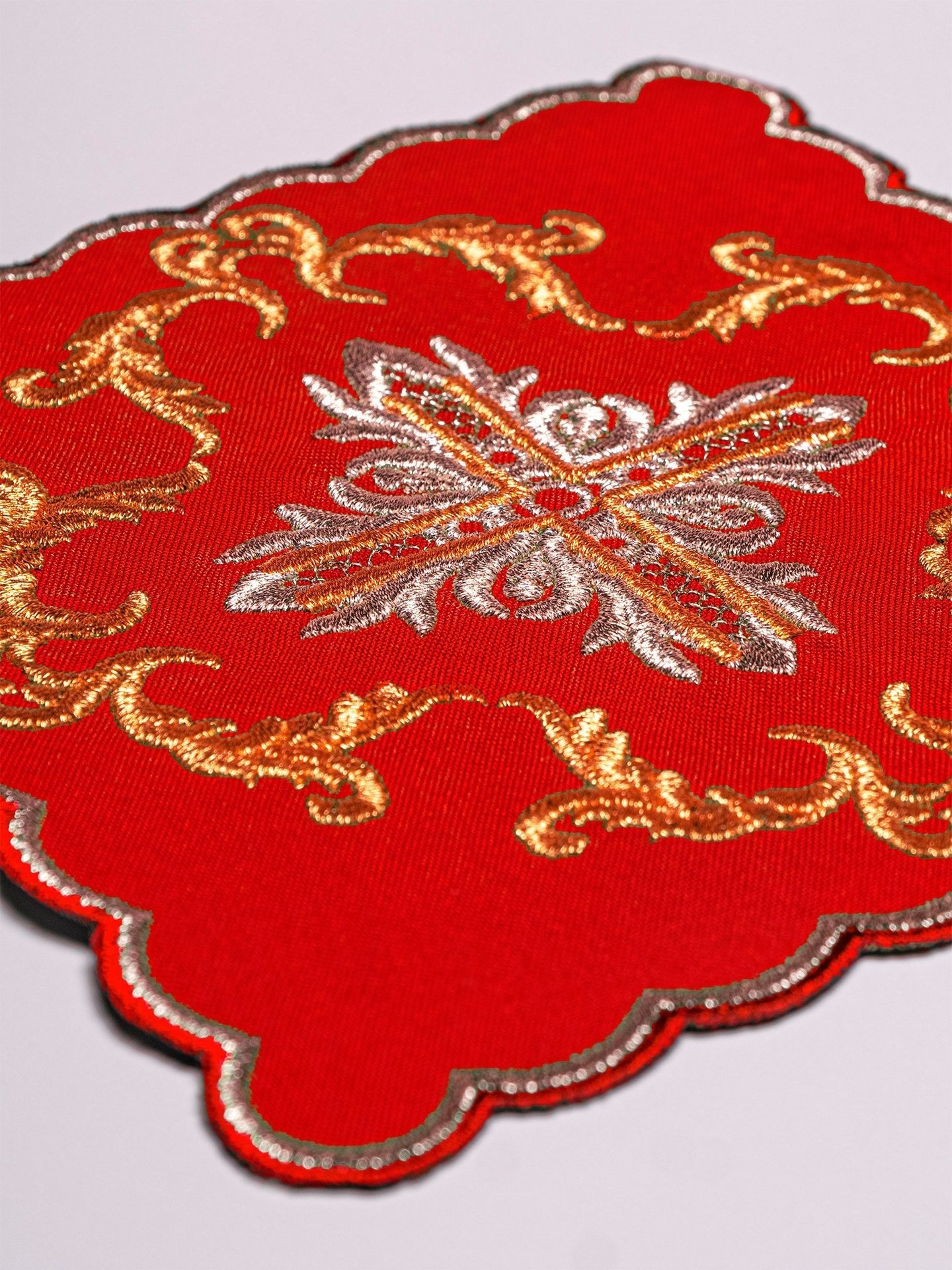 Bestickte Tasse Leinen Rot - MESSGEWANDER.DE