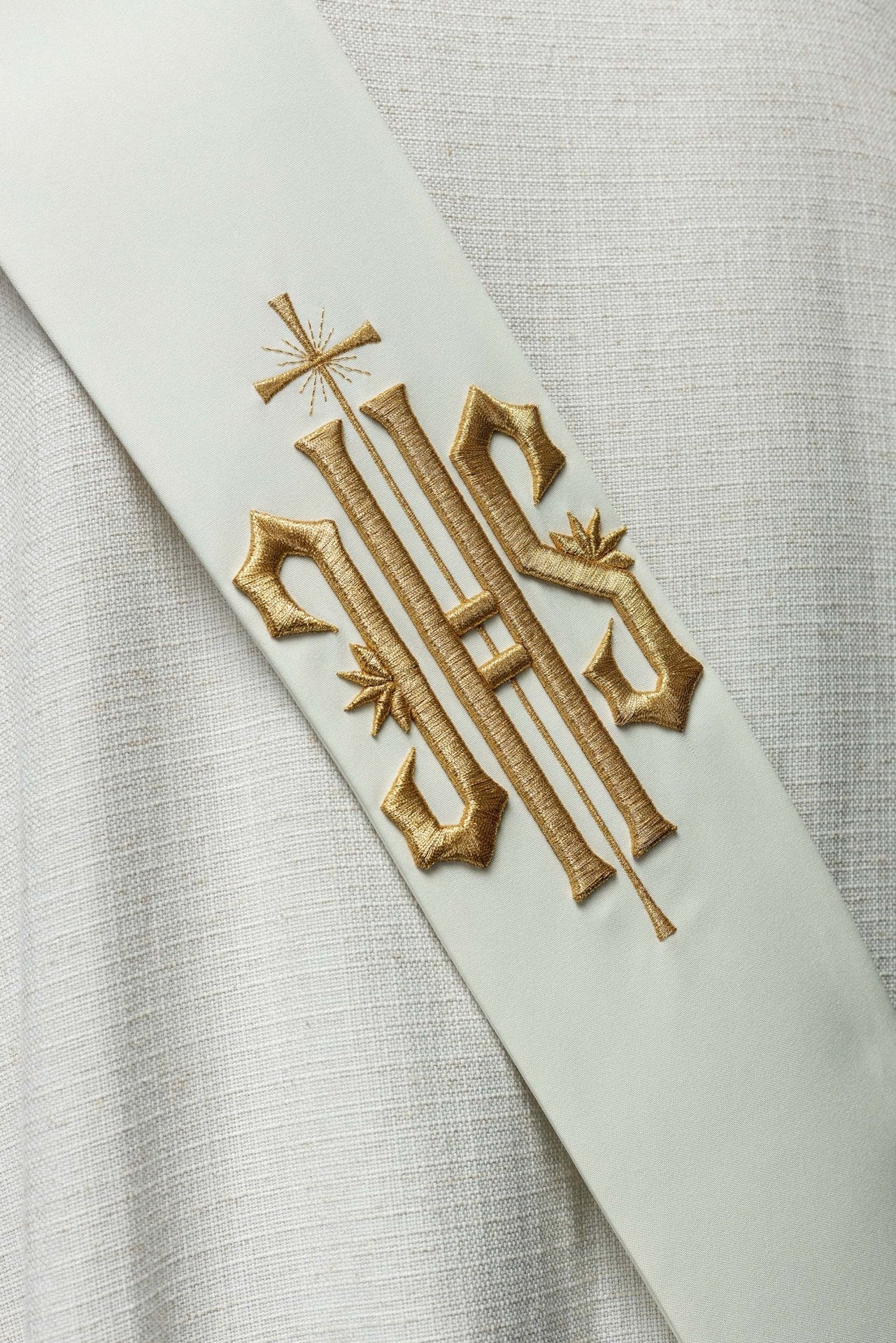 Diakonatsstola mit gesticktem IHS und Kreuz - MESSGEWANDER.DE