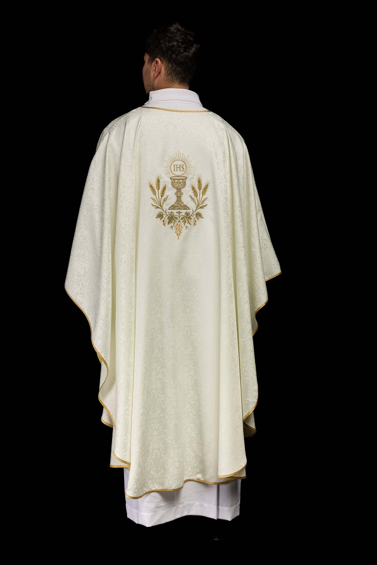 Ecru liturgisches Messgewand mit Kelch- und Hostienstickerei auf Jacquardstoff - MESSGEWANDER.DE