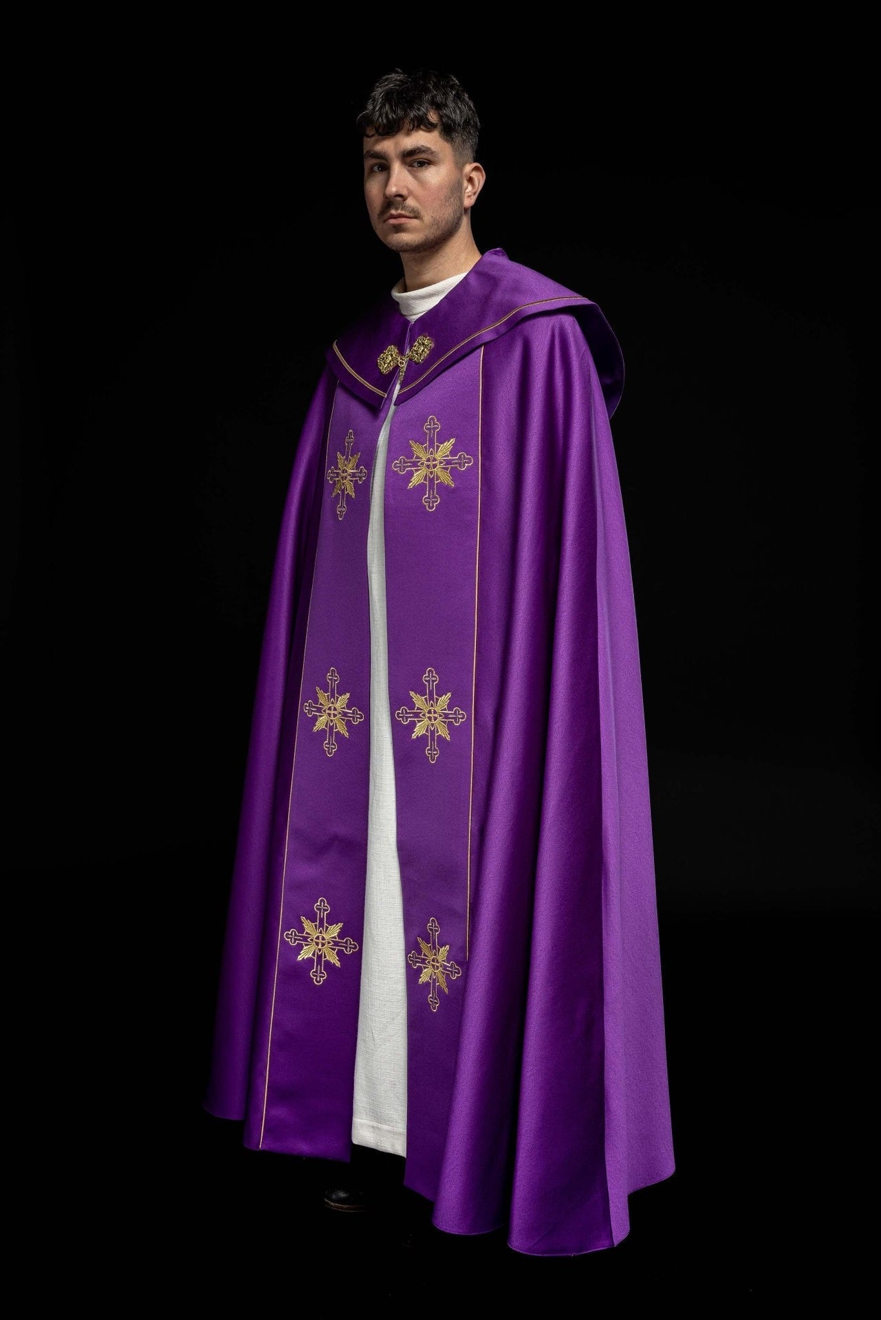 Eucharistischer Umhang Monogramm IHS Violett - MESSGEWANDER.DE