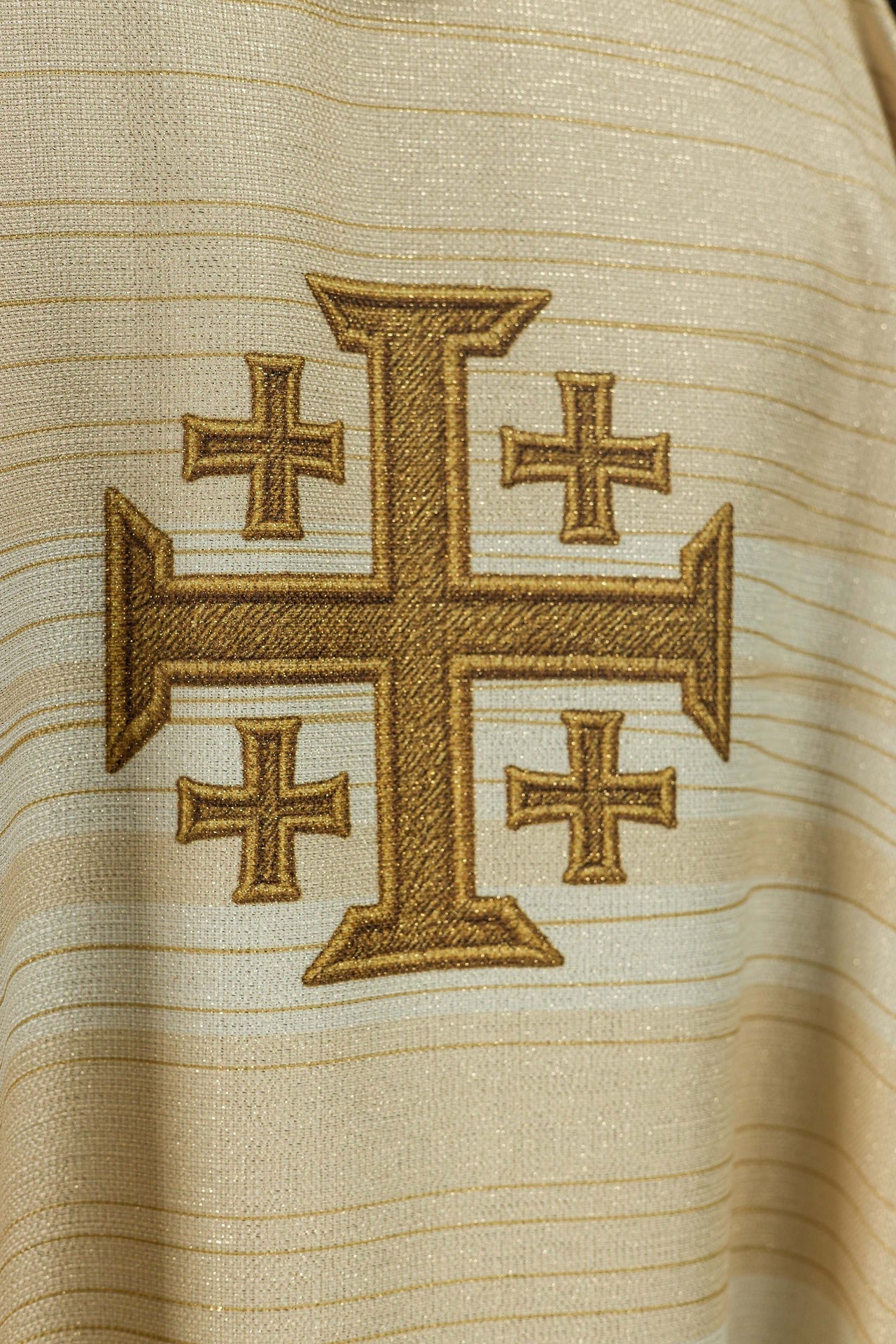 Gedrucktes Messgewand mit Jerusalemer Kreuz – Ecru - MESSGEWANDER.DE
