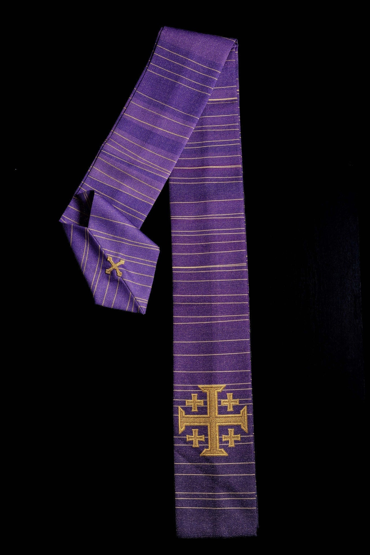 Gedrucktes Messgewand mit Jerusalemer Kreuz – Violett - MESSGEWANDER.DE