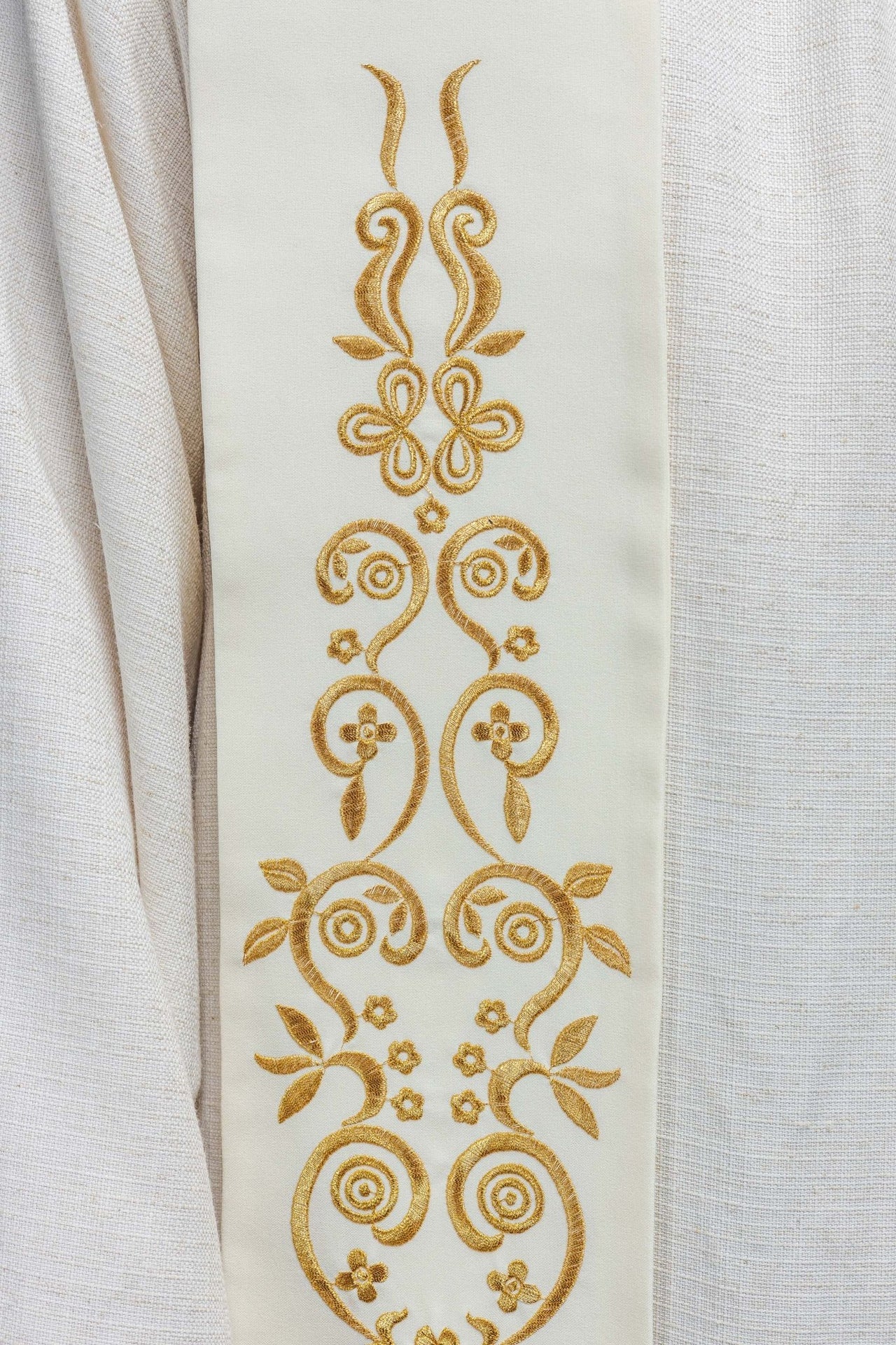 Gestickte Stele der Maria ecru - MESSGEWANDER.DE