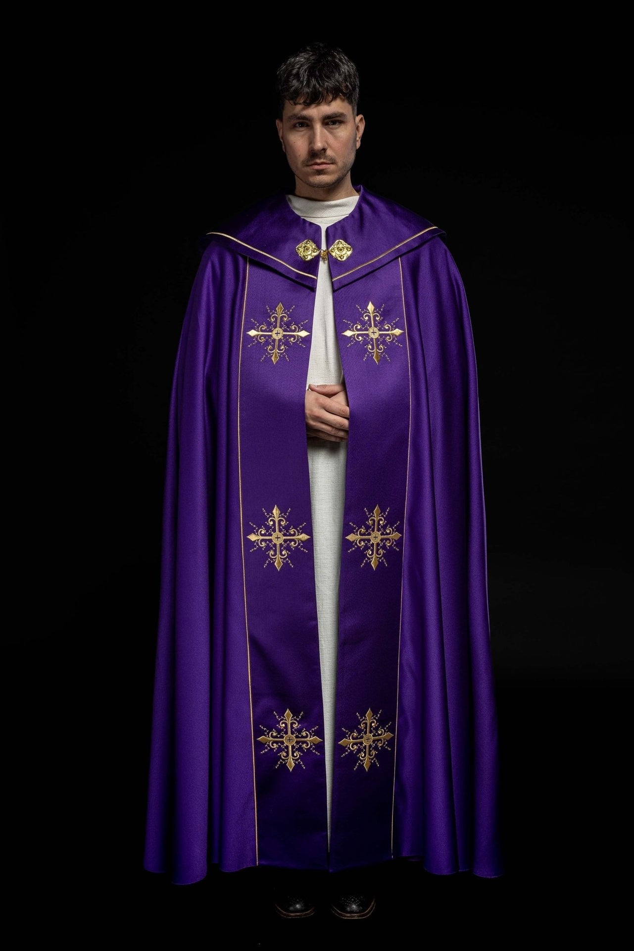 Gestickter liturgischer Umhang lila - MESSGEWANDER.DE