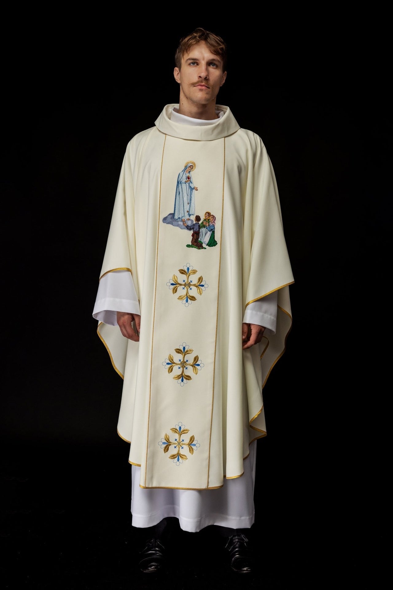 Gesticktes Messgewand mit dem Bildnis der Gottesmutter von Fatima - MESSGEWANDER.DE