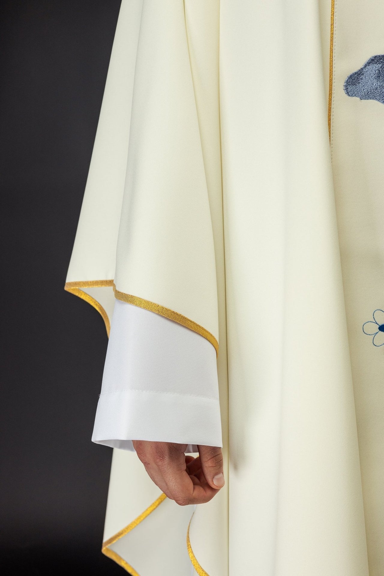 Gesticktes Messgewand mit dem Bildnis der Gottesmutter von Fatima - MESSGEWANDER.DE