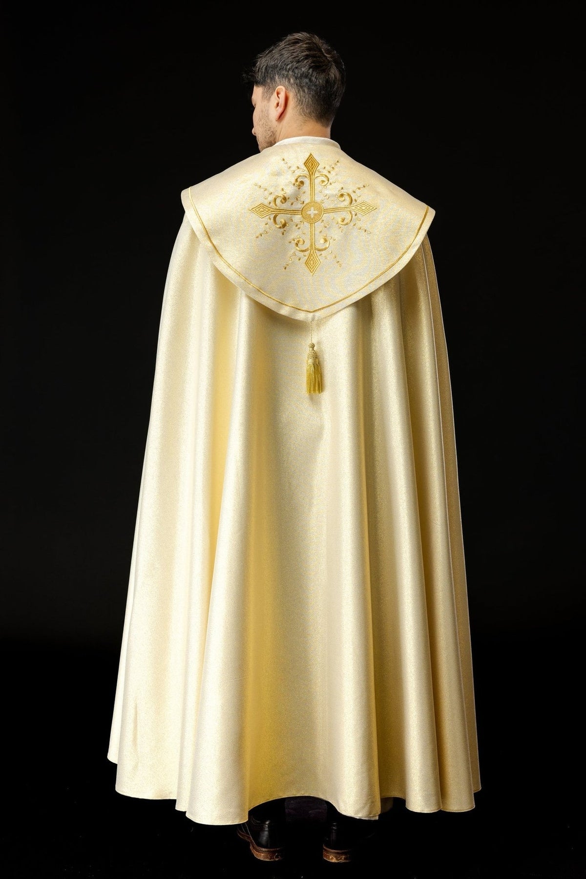 Goldbestickte liturgische Kapelle - MESSGEWANDER.DE